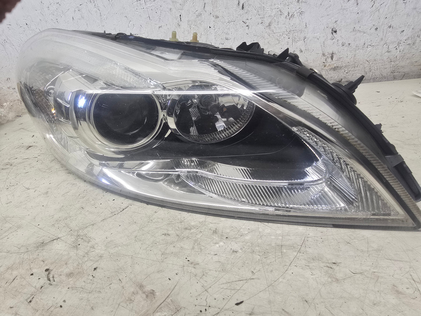 2006-2013 Volvo C70 MK2 Driver Side Xenon Headlight 31299757