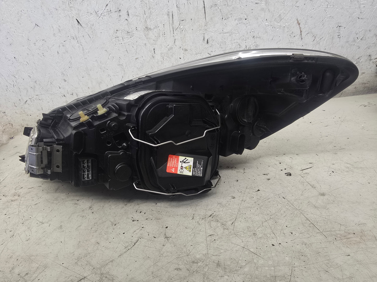 2006-2013 Volvo C70 MK2 Driver Side Xenon Headlight 31299757