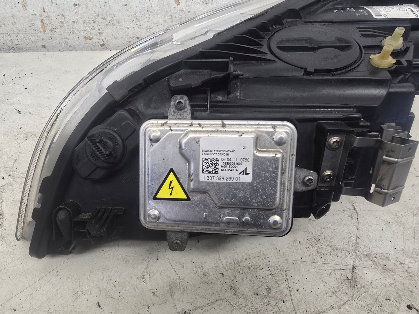 2006-2013 Volvo C70 MK2 Driver Side Xenon Headlight 31299757