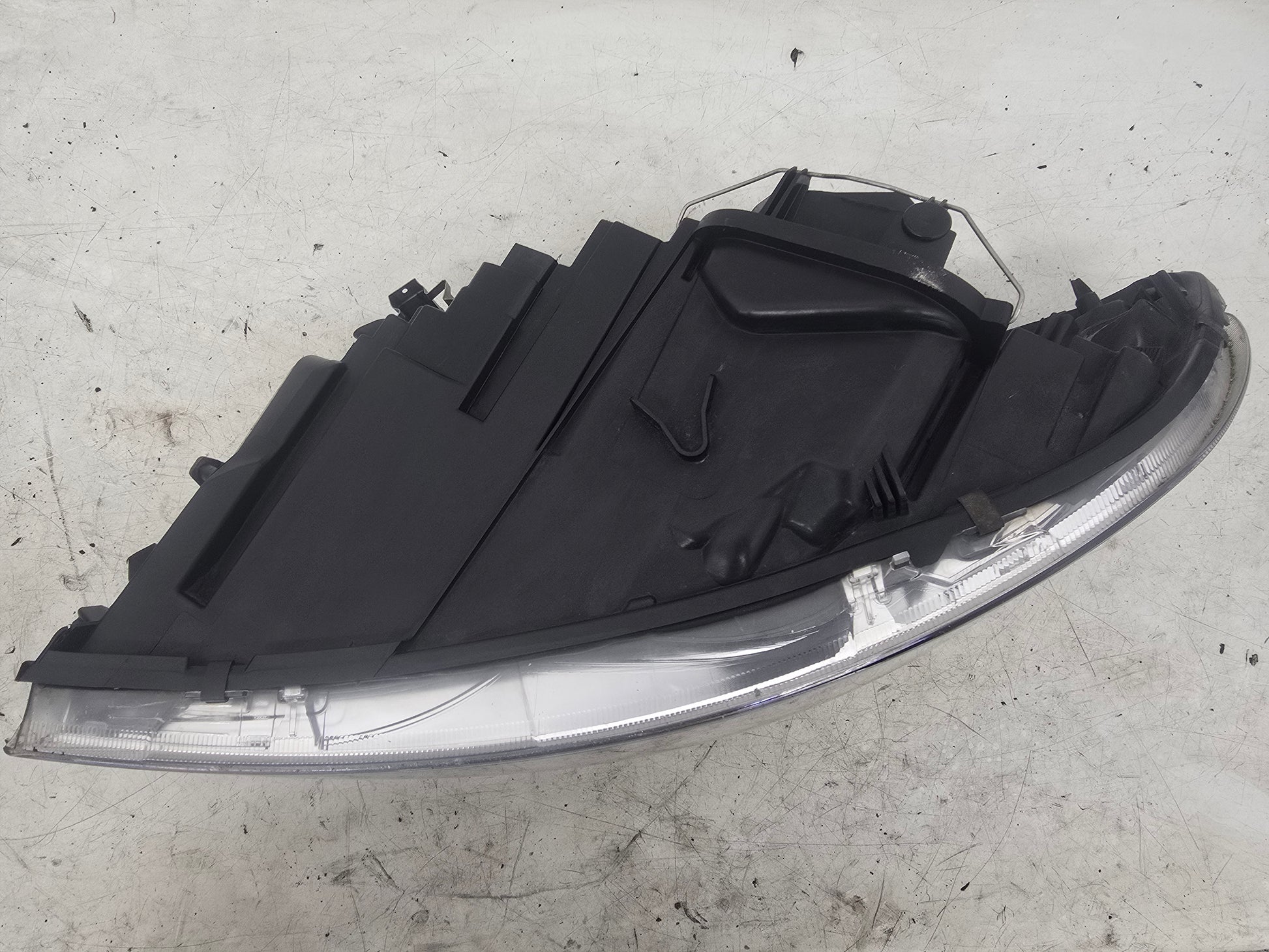 2006-2013 Volvo C70 MK2 Driver Side Xenon Headlight 31299757