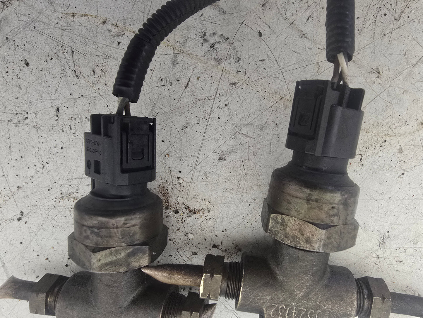 2002-2014 Volvo XC90 D5 Brake Pressure Sensors Pair 3524132
