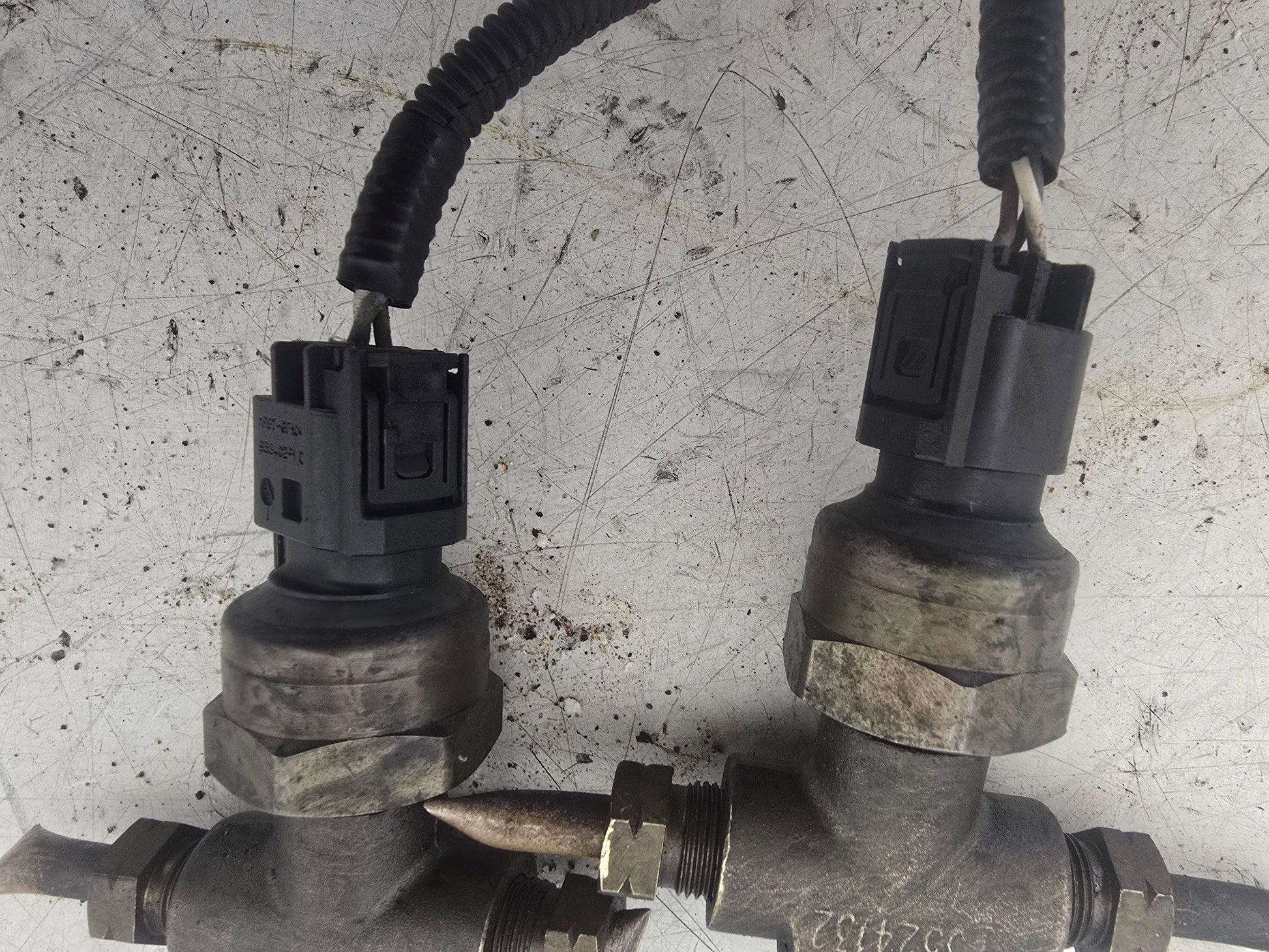 2002-2014 Volvo XC90 D5 Brake Pressure Sensors Pair 3524132