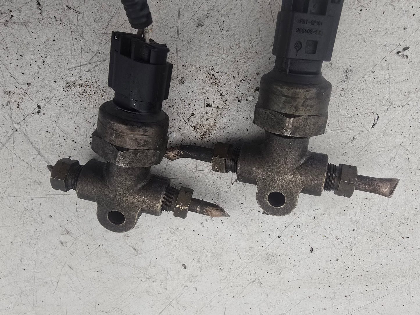 2002-2014 Volvo XC90 D5 Brake Pressure Sensors Pair 3524132