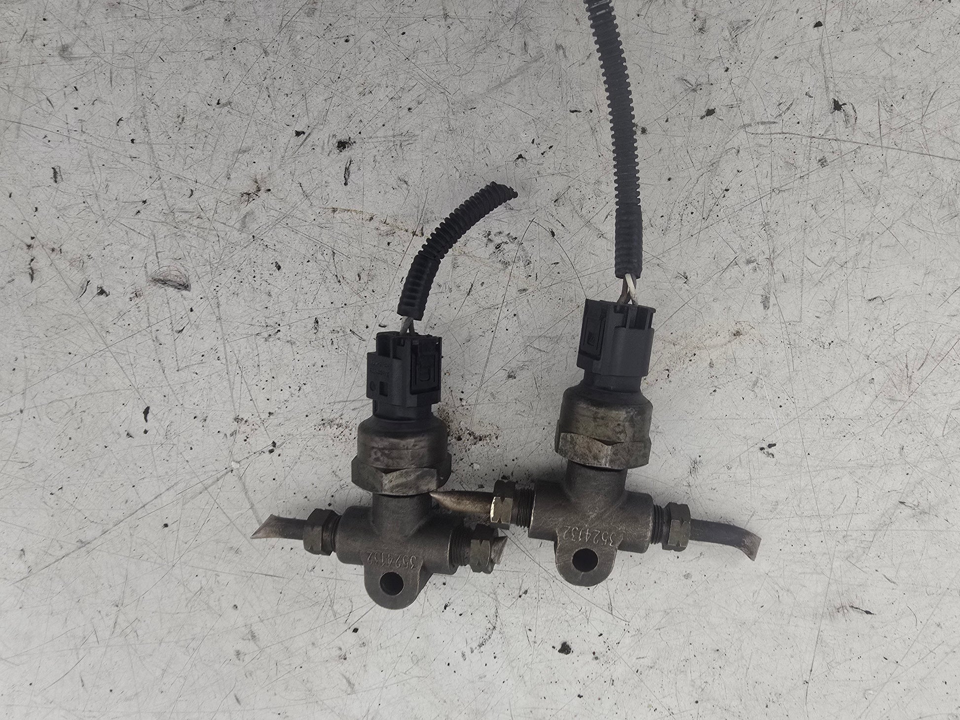 2002-2014 Volvo XC90 D5 Brake Pressure Sensors Pair 3524132