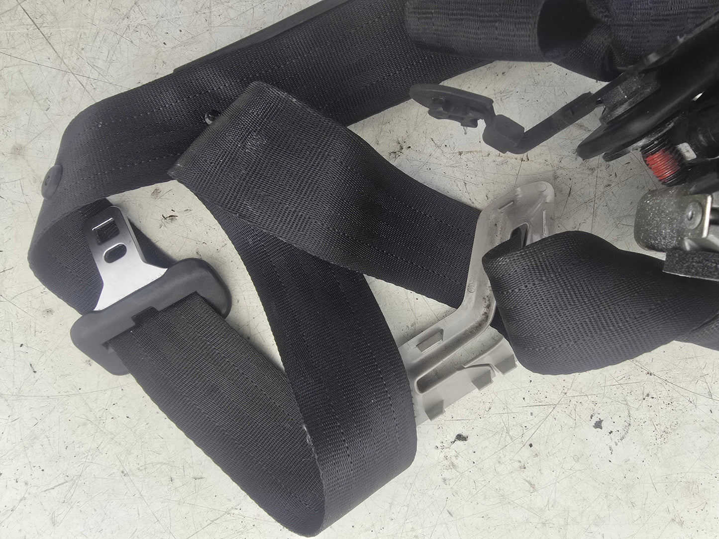 2002-2014 Volvo XC90 Right Rear Seat Belt 6841764