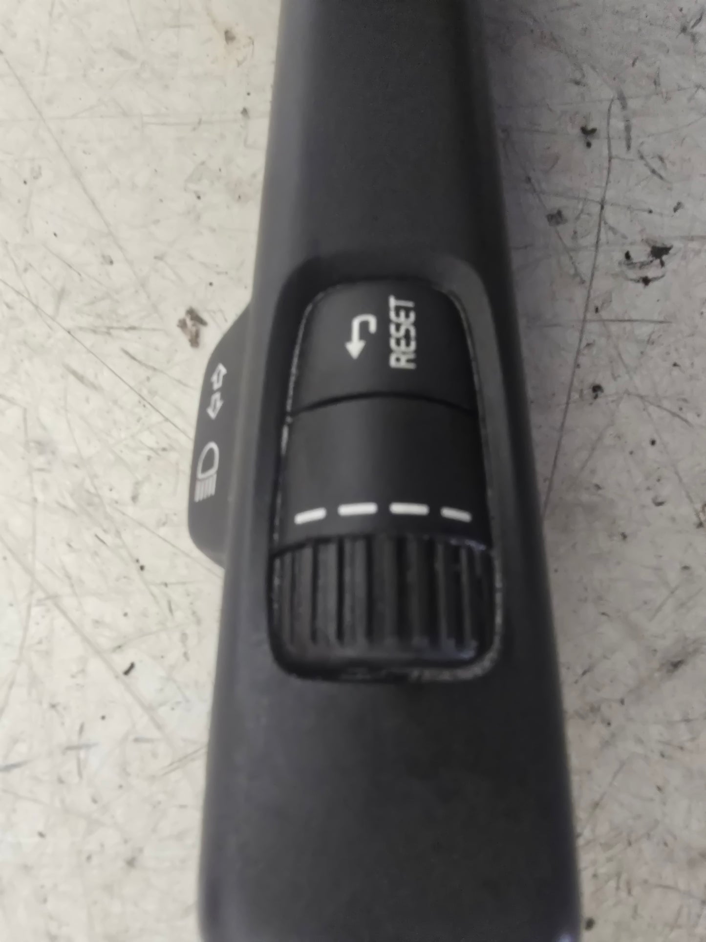 2009-2017 Volvo V40 Indicator Stalk 31456045