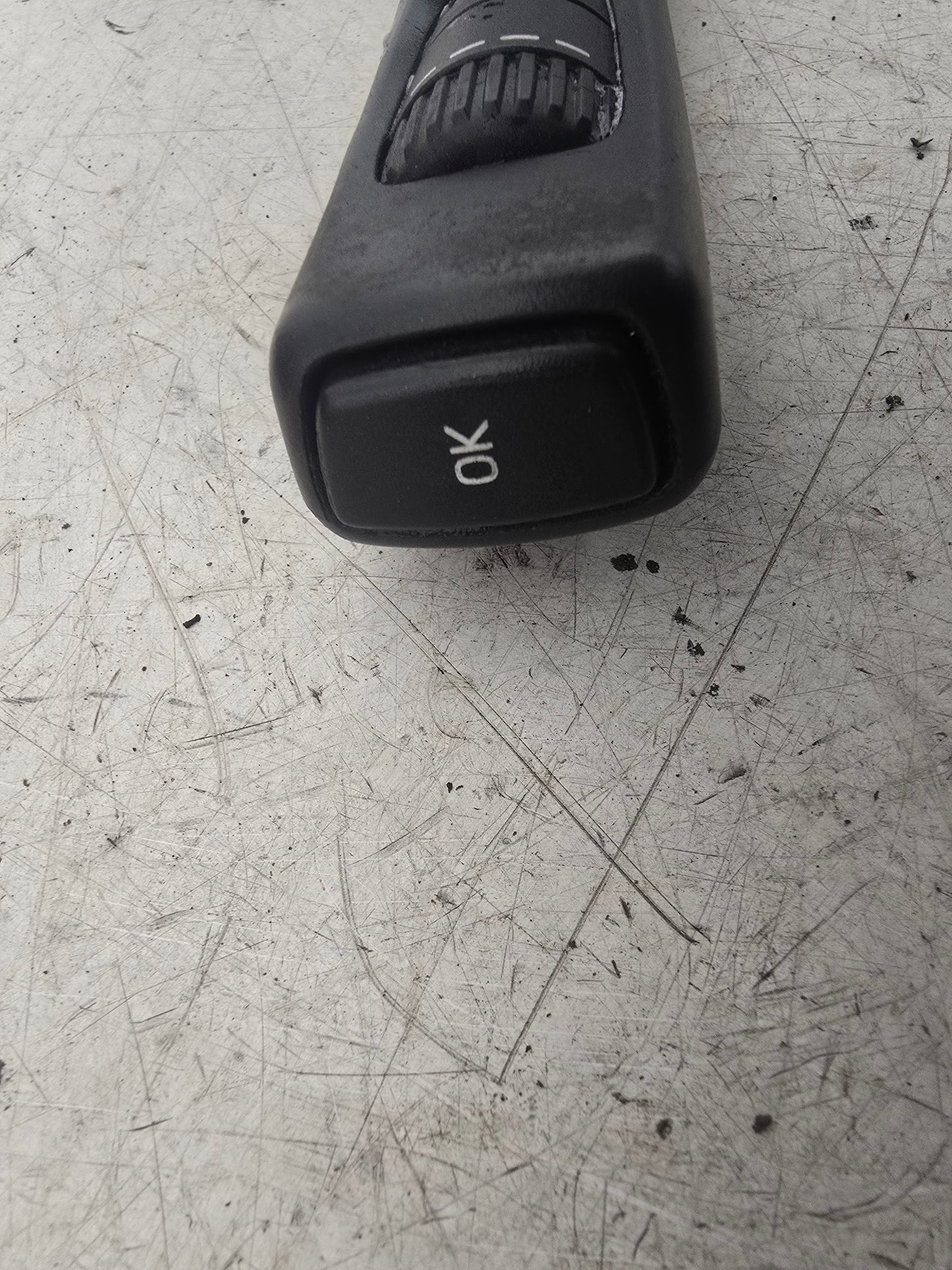2009-2017 Volvo V40 Indicator Stalk 31456045