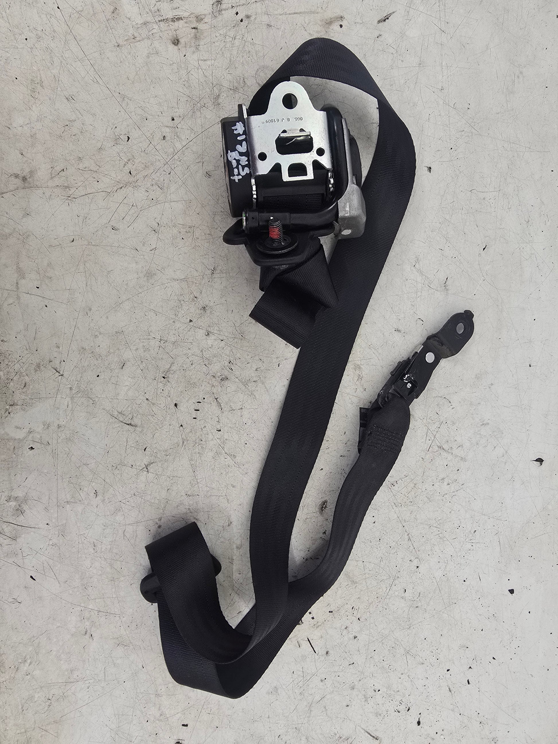 2002-2014 Volvo XC90 Left Rear Passenger Seat Belt 6841763