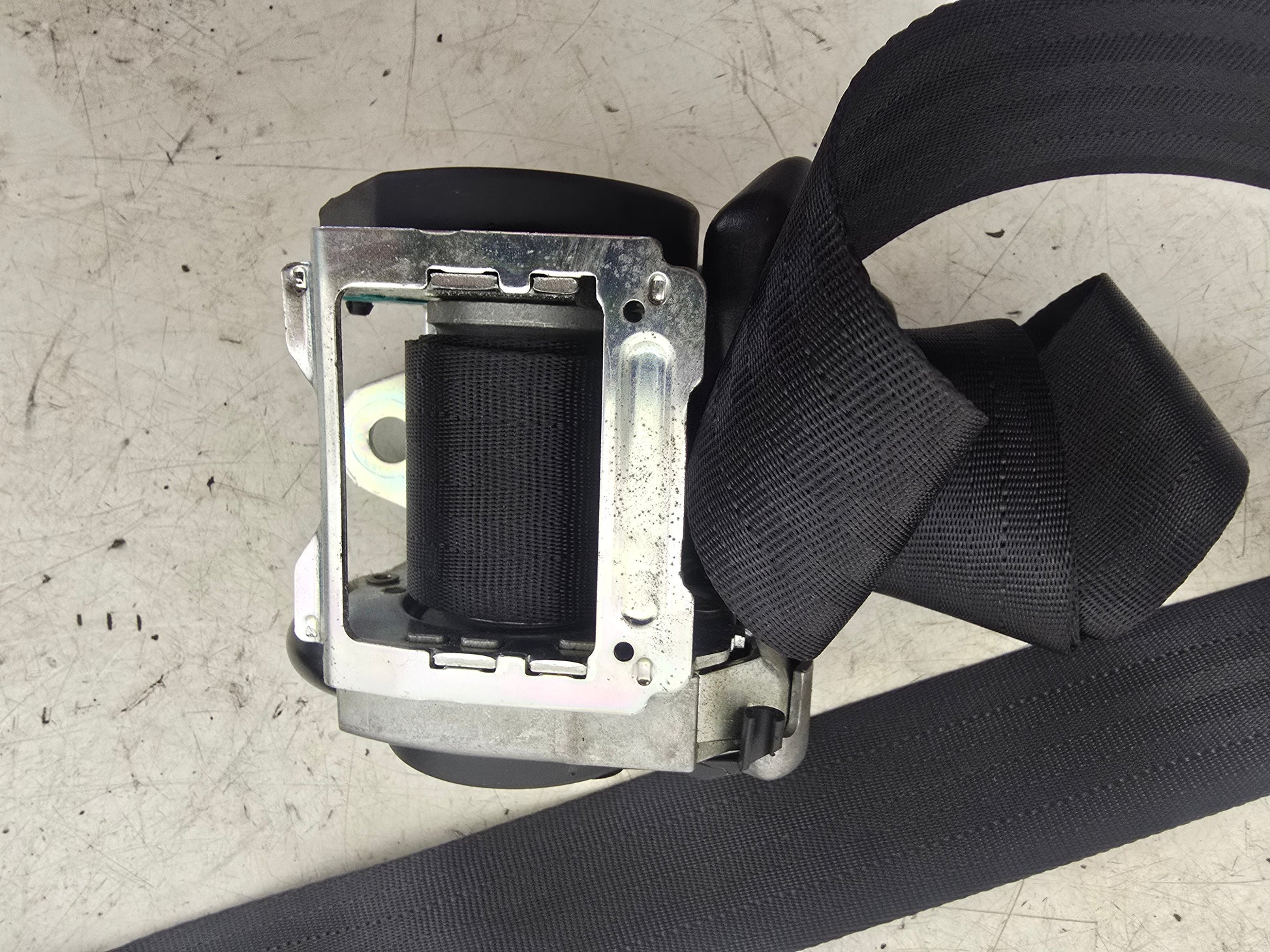 2002-2014 Volvo XC90 Left Rear Passenger Seat Belt 6841763