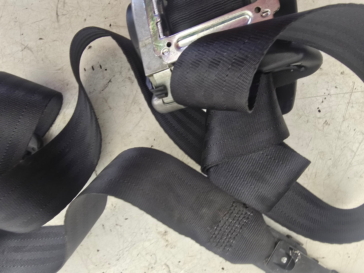 2002-2014 Volvo XC90 Left Rear Passenger Seat Belt 6841763
