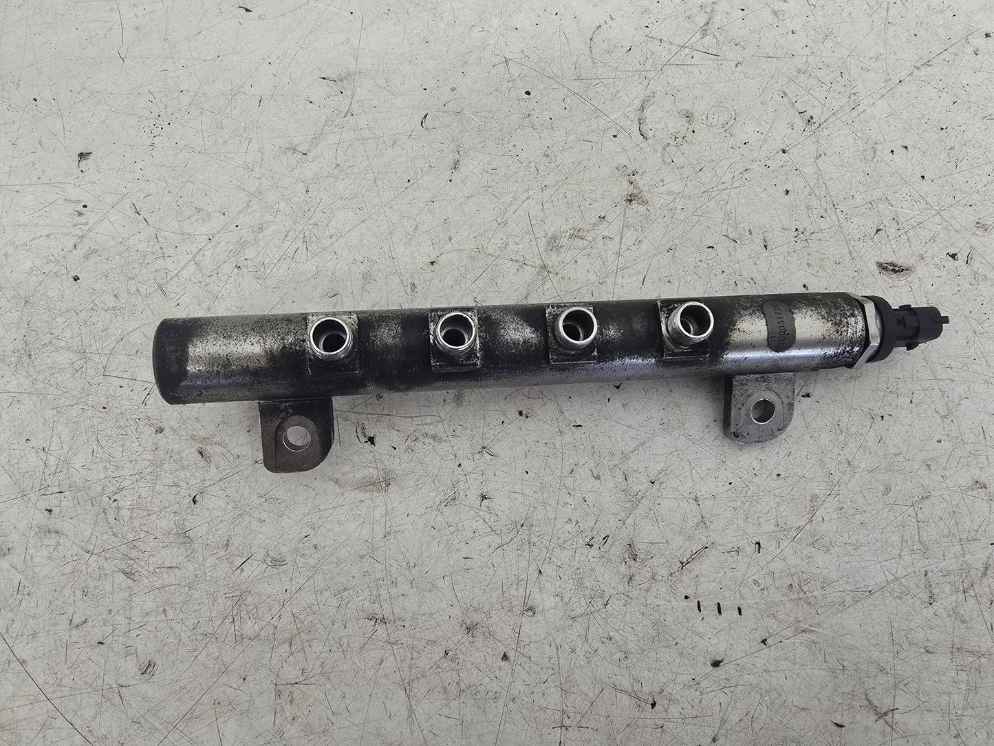 2009 Saab 9-3 1.9 TiD Injection Rail 55209575