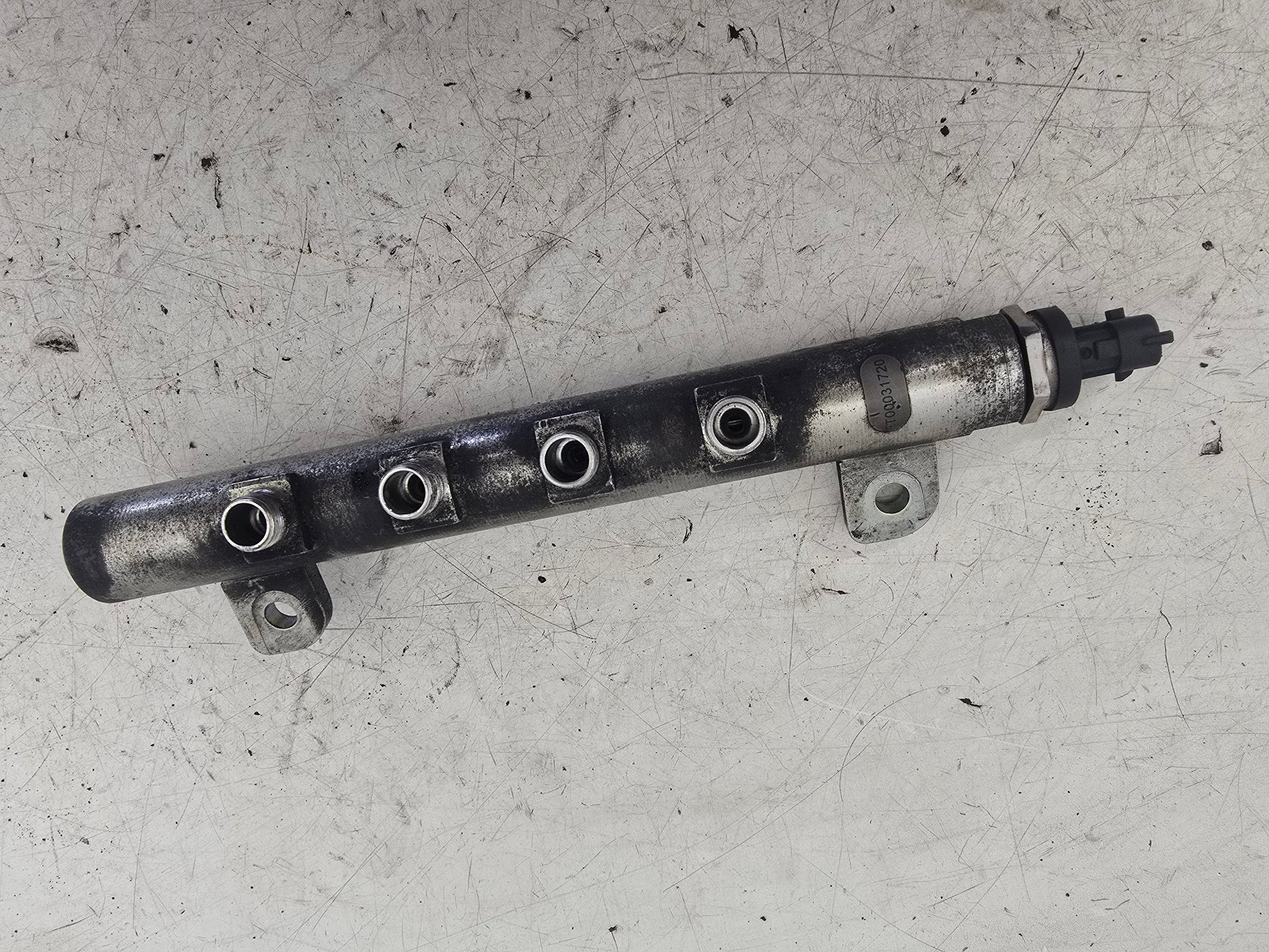 2009 Saab 9-3 1.9 TiD Injection Rail 55209575