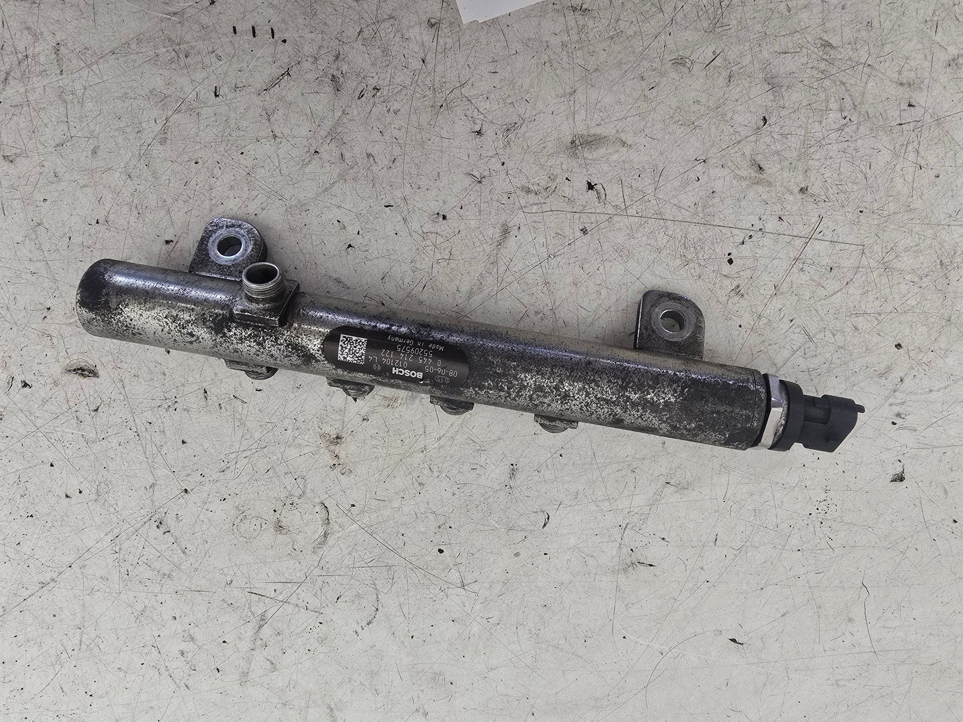 2009 Saab 9-3 1.9 TiD Injection Rail 55209575