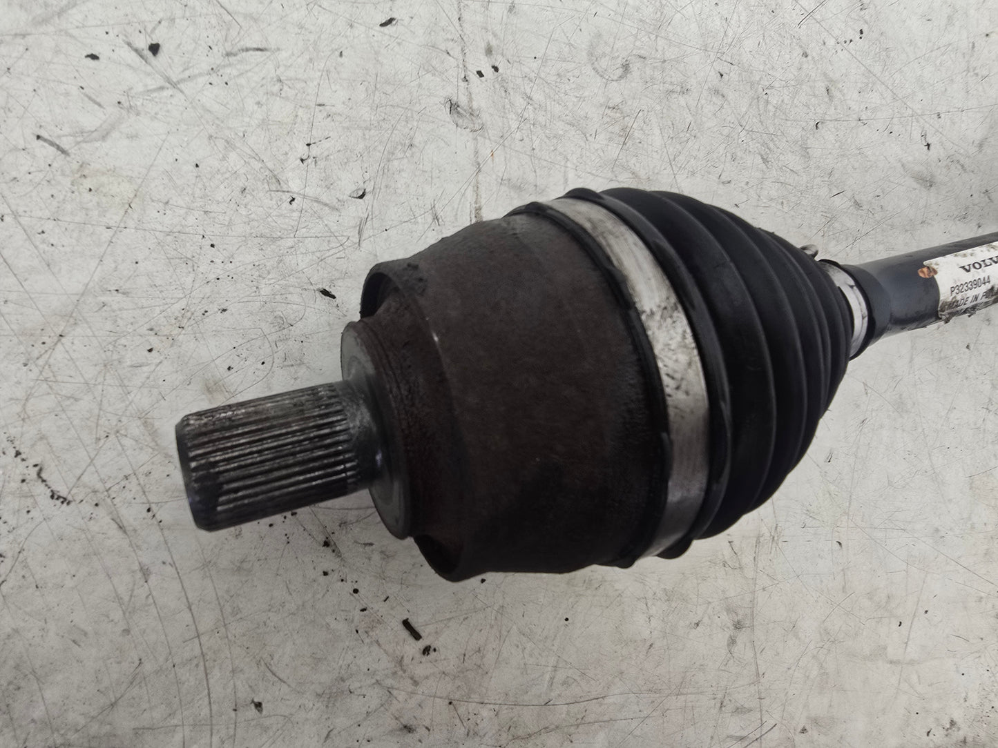 2022 Volvo XC40 T3 Front Right Driveshaft 32339044