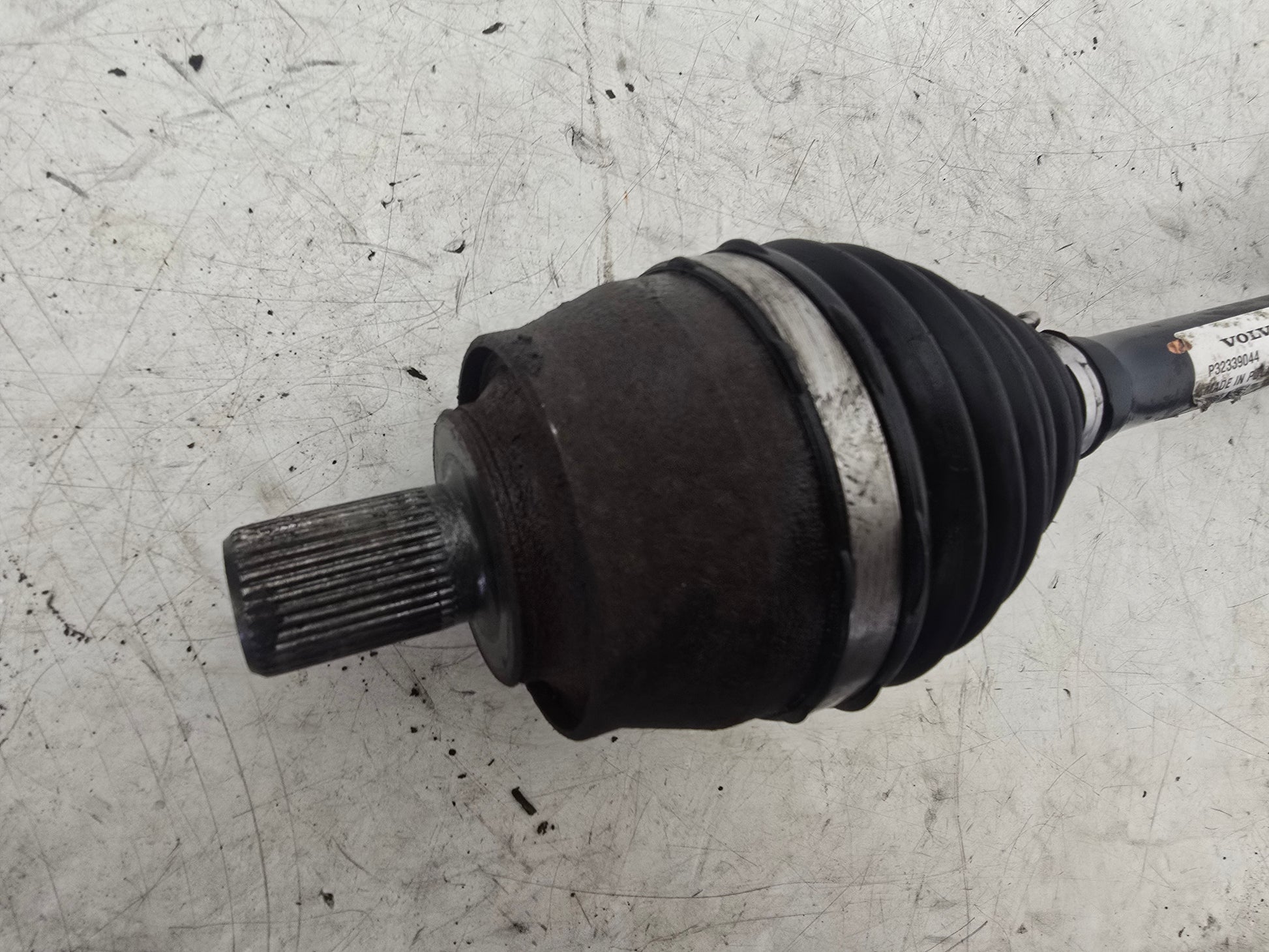 2022 Volvo XC40 T3 Front Right Driveshaft 32339044