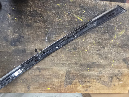 2010-2011 Saab 9-5 Tailgate Handle Integrated LED Light Bar 12846189