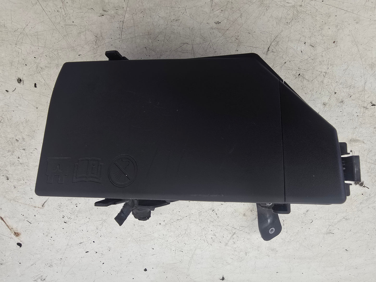 2015-2024 Volvo XC40 T3 Fuse and Relay Box 31473880