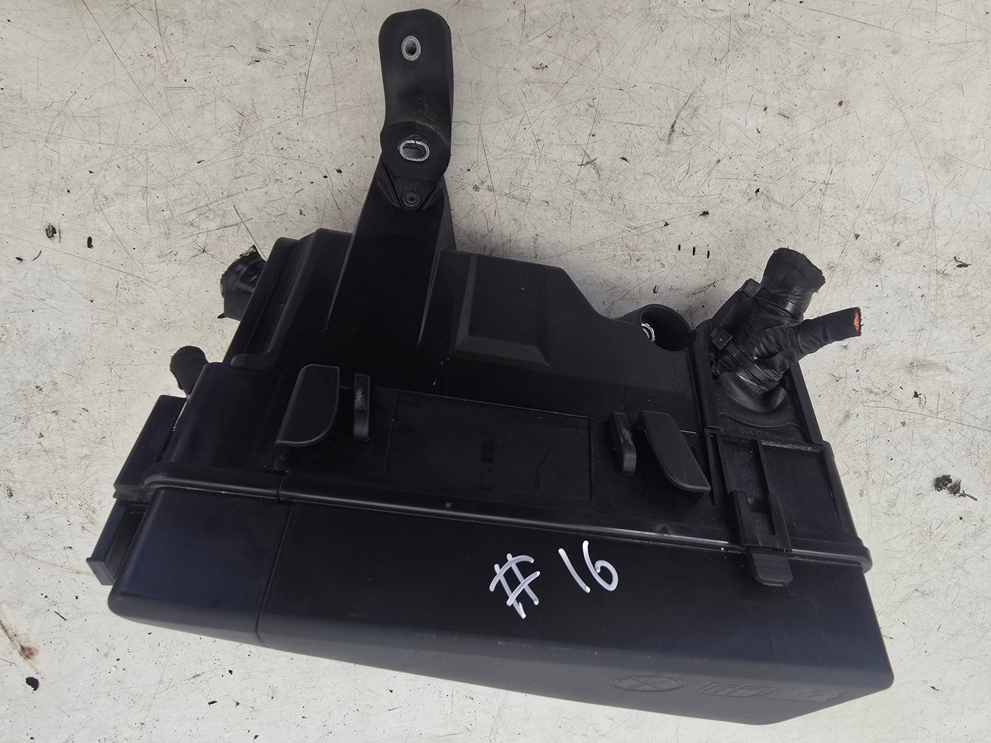 2015-2024 Volvo XC40 T3 Fuse and Relay Box 31473880