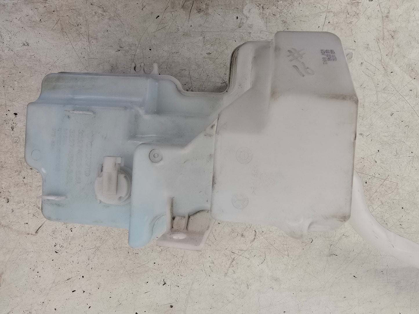2017-2024 Volvo XC40 Washer Bottle and Motors 32274691