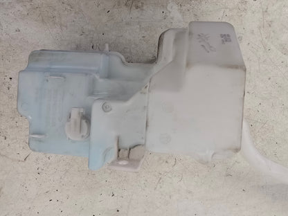 2017-2024 Volvo XC40 Washer Bottle and Motors 32274691