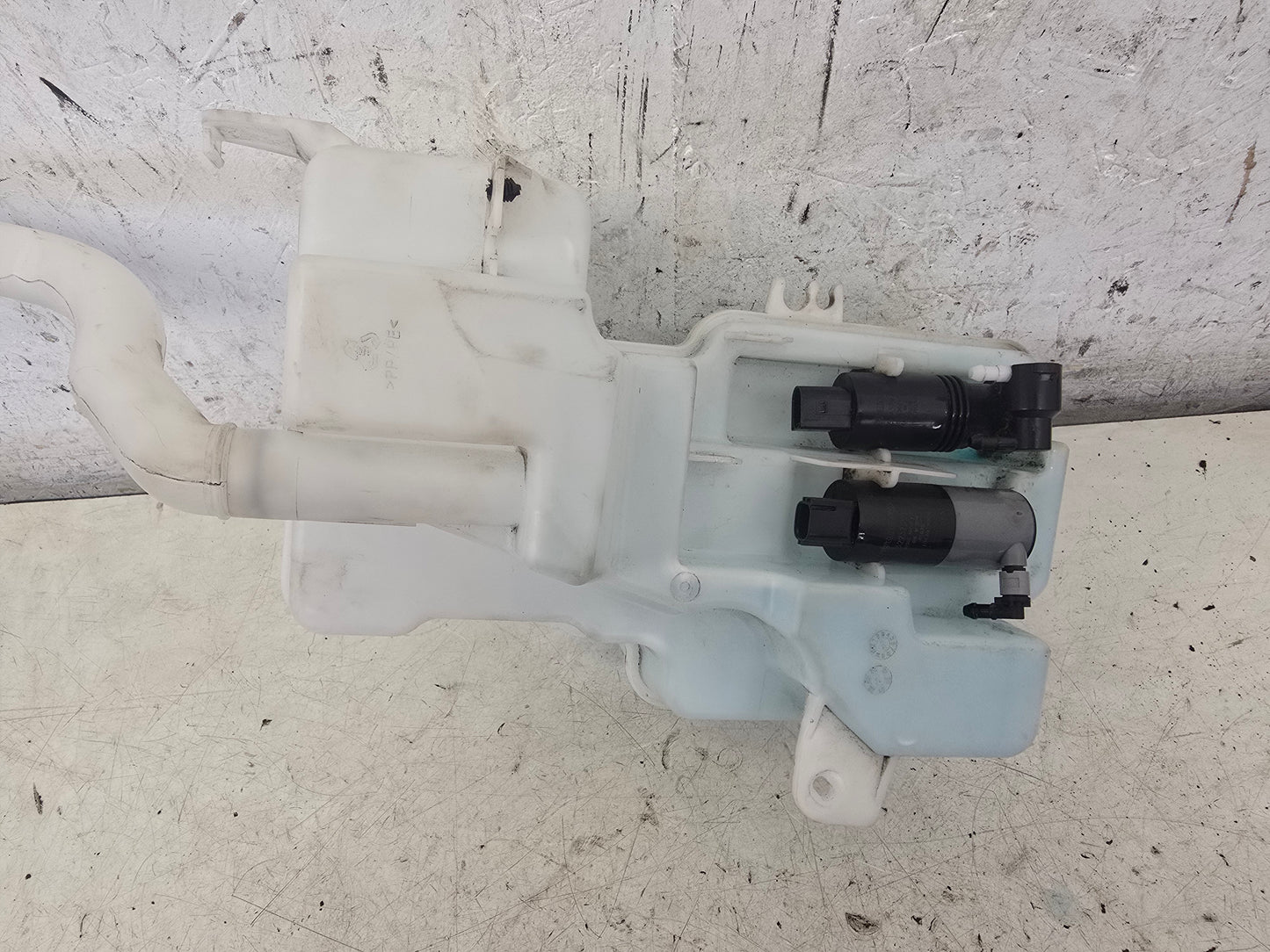 2017-2024 Volvo XC40 Washer Bottle and Motors 32274691