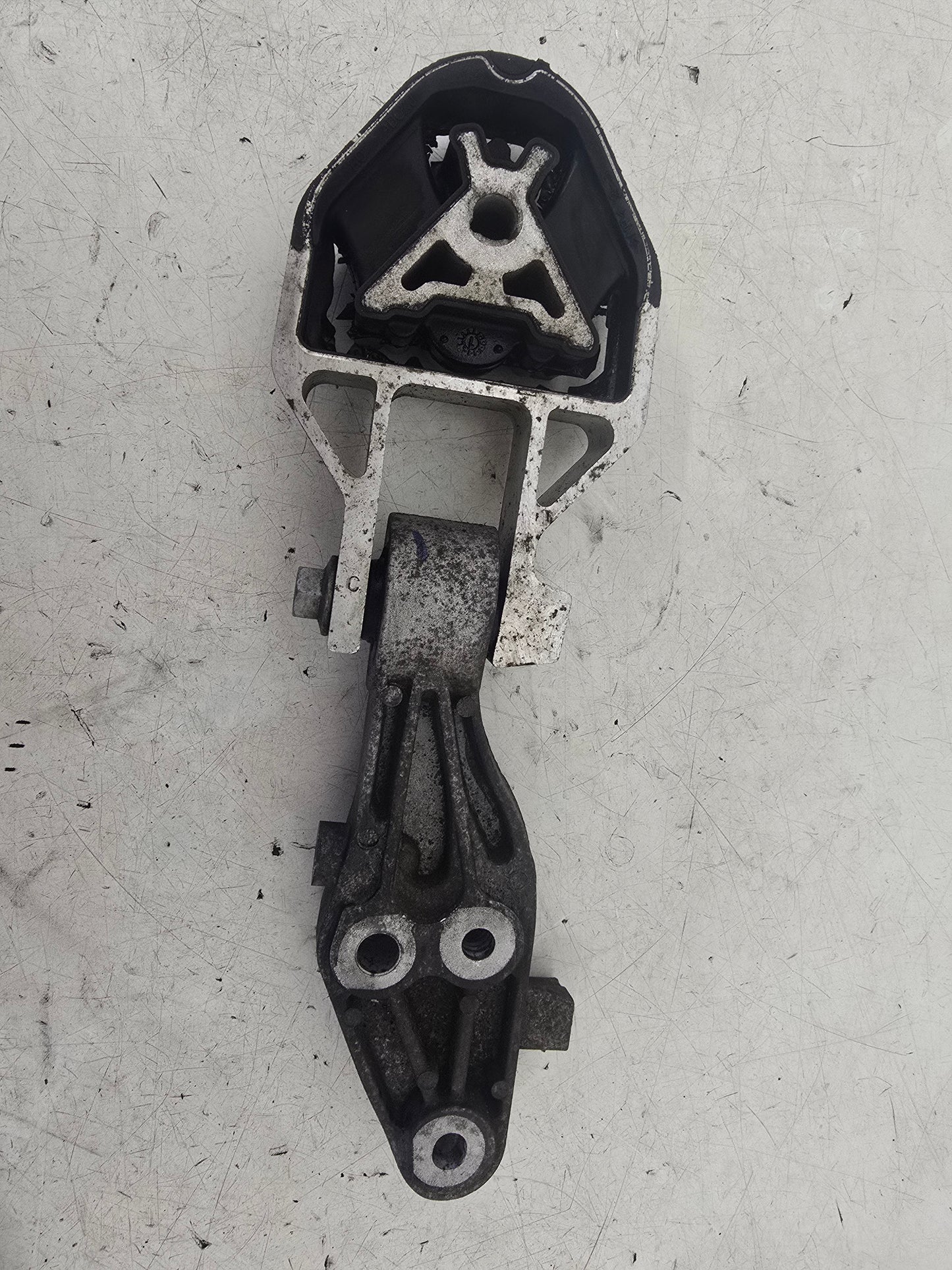 2018-2024 Volvo XC40 T3 Gearbox Left Torque Mount 32222105