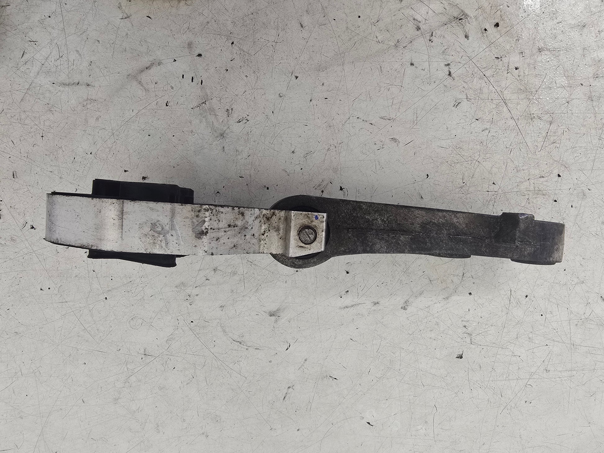 2018-2024 Volvo XC40 T3 Gearbox Left Torque Mount 32222105