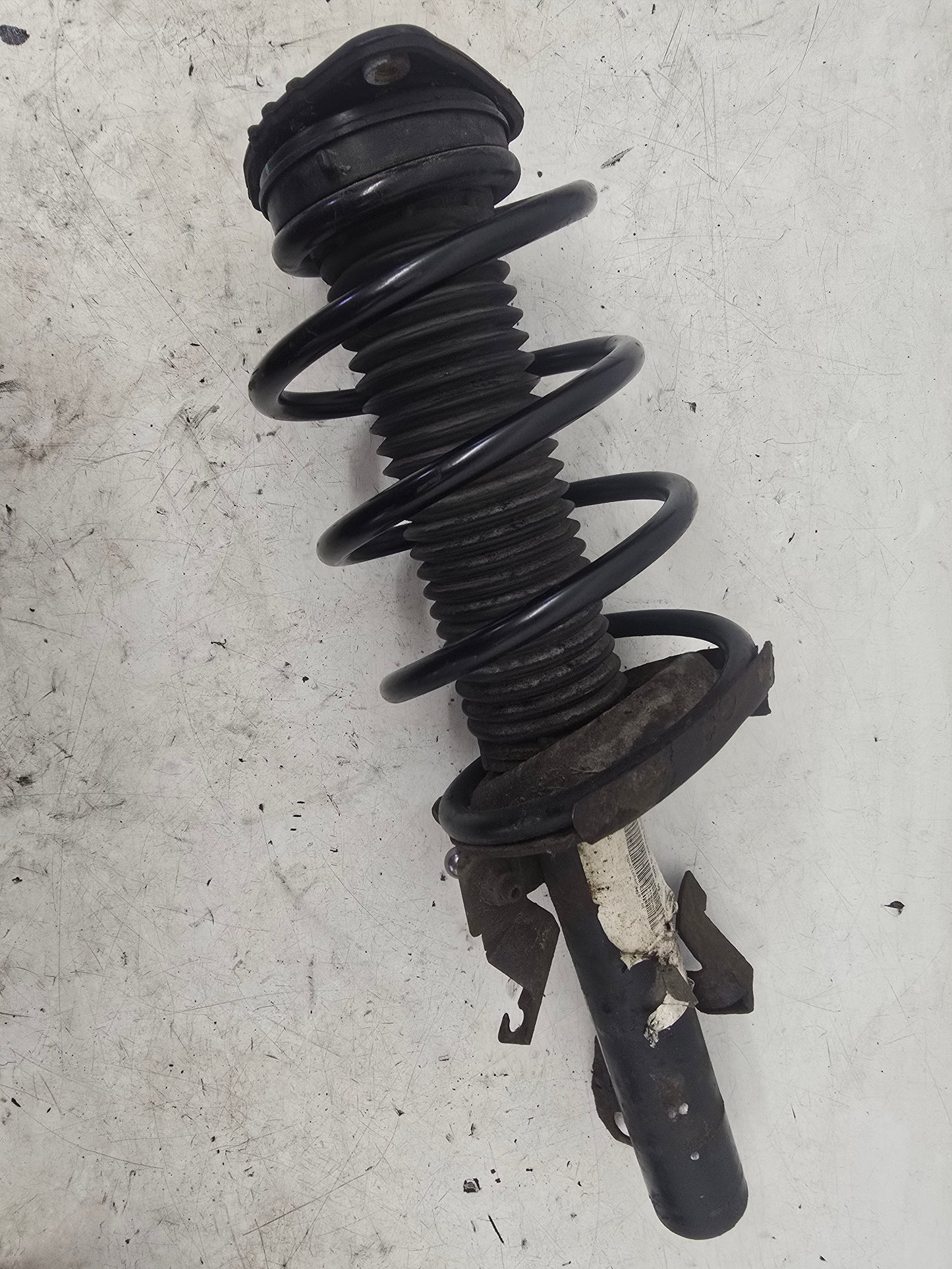 2007 Volvo C30 Front Right Suspension Assembly 31200271