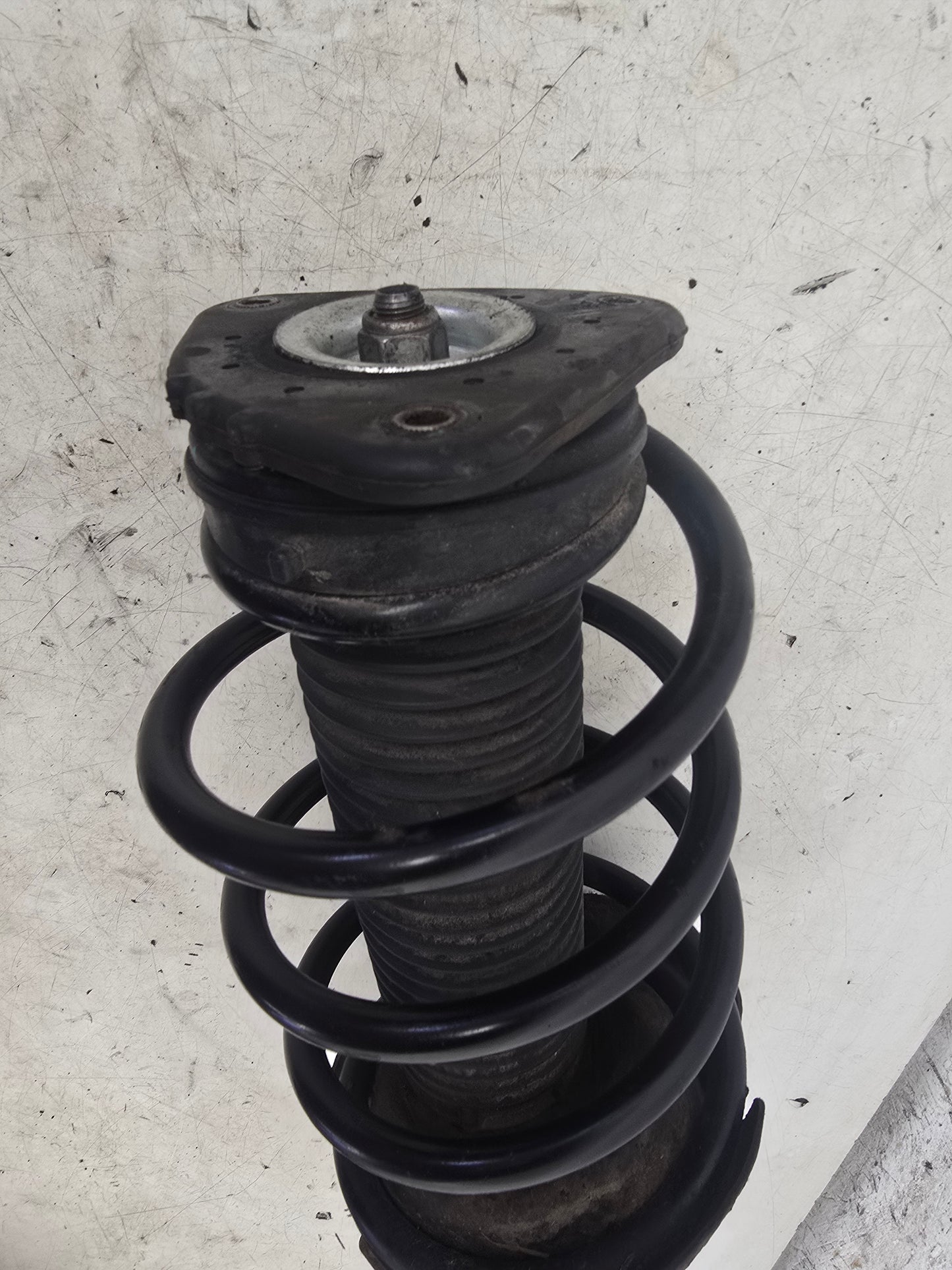 2007 Volvo C30 Front Right Suspension Assembly 31200271