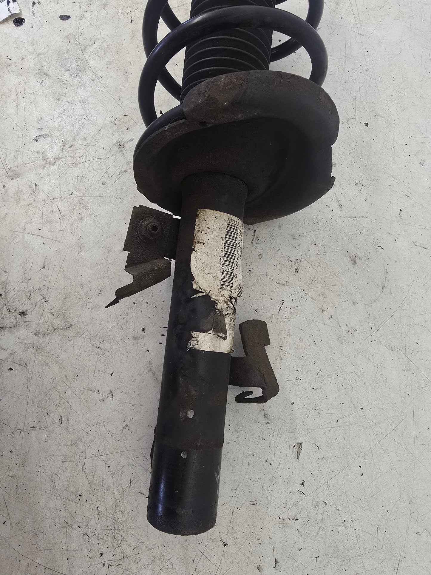 2007 Volvo C30 Front Right Suspension Assembly 31200271