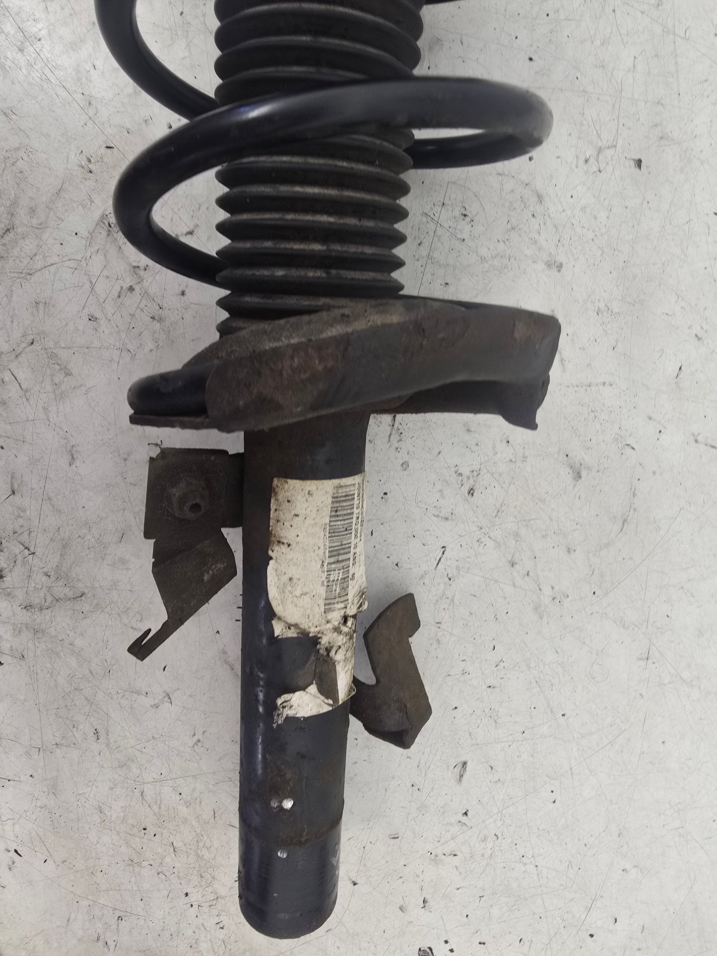 2007 Volvo C30 Front Right Suspension Assembly 31200271