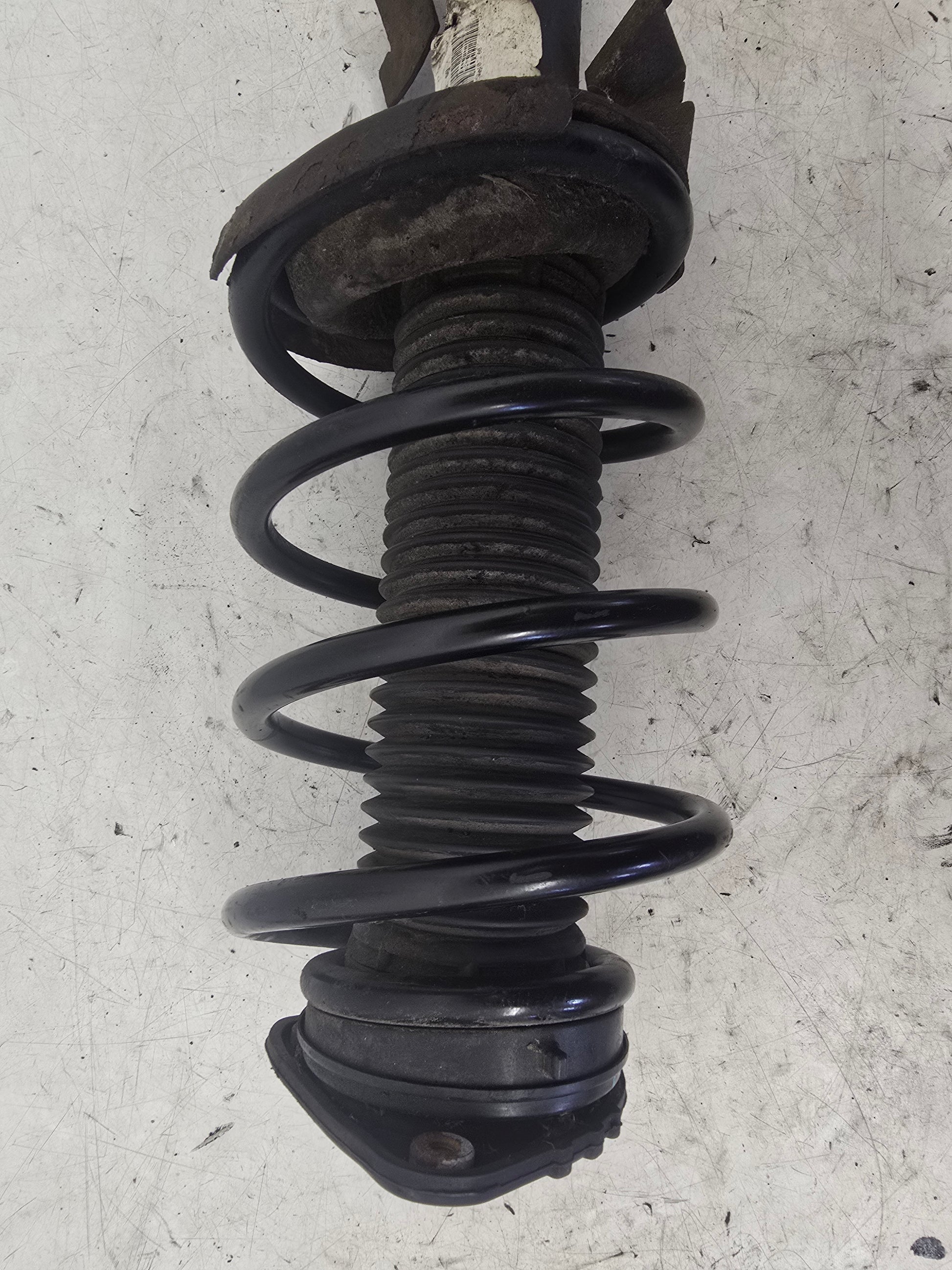 2007 Volvo C30 Front Right Suspension Assembly 31200271