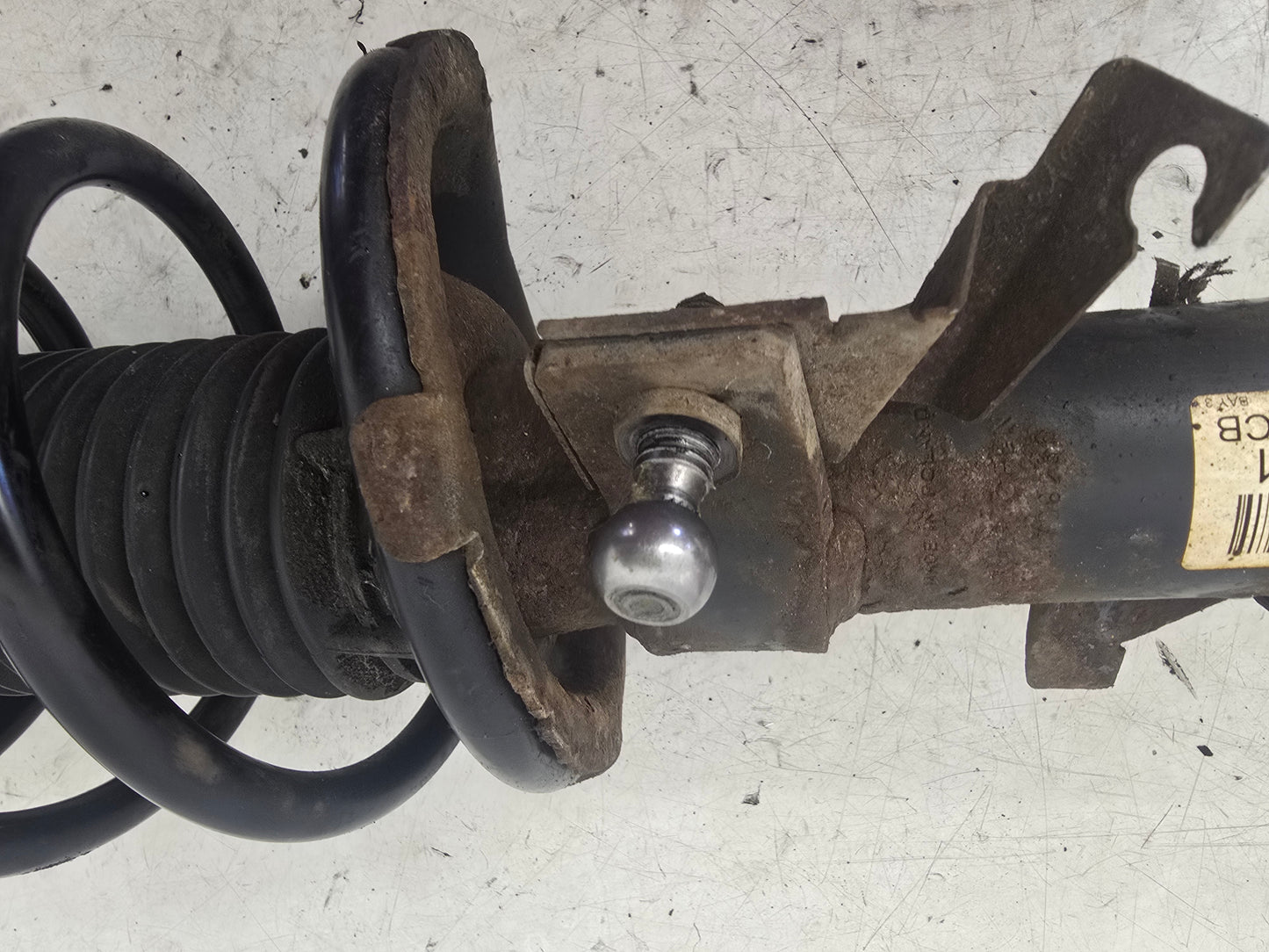 2007 Volvo C30 Front Right Suspension Assembly 31200271