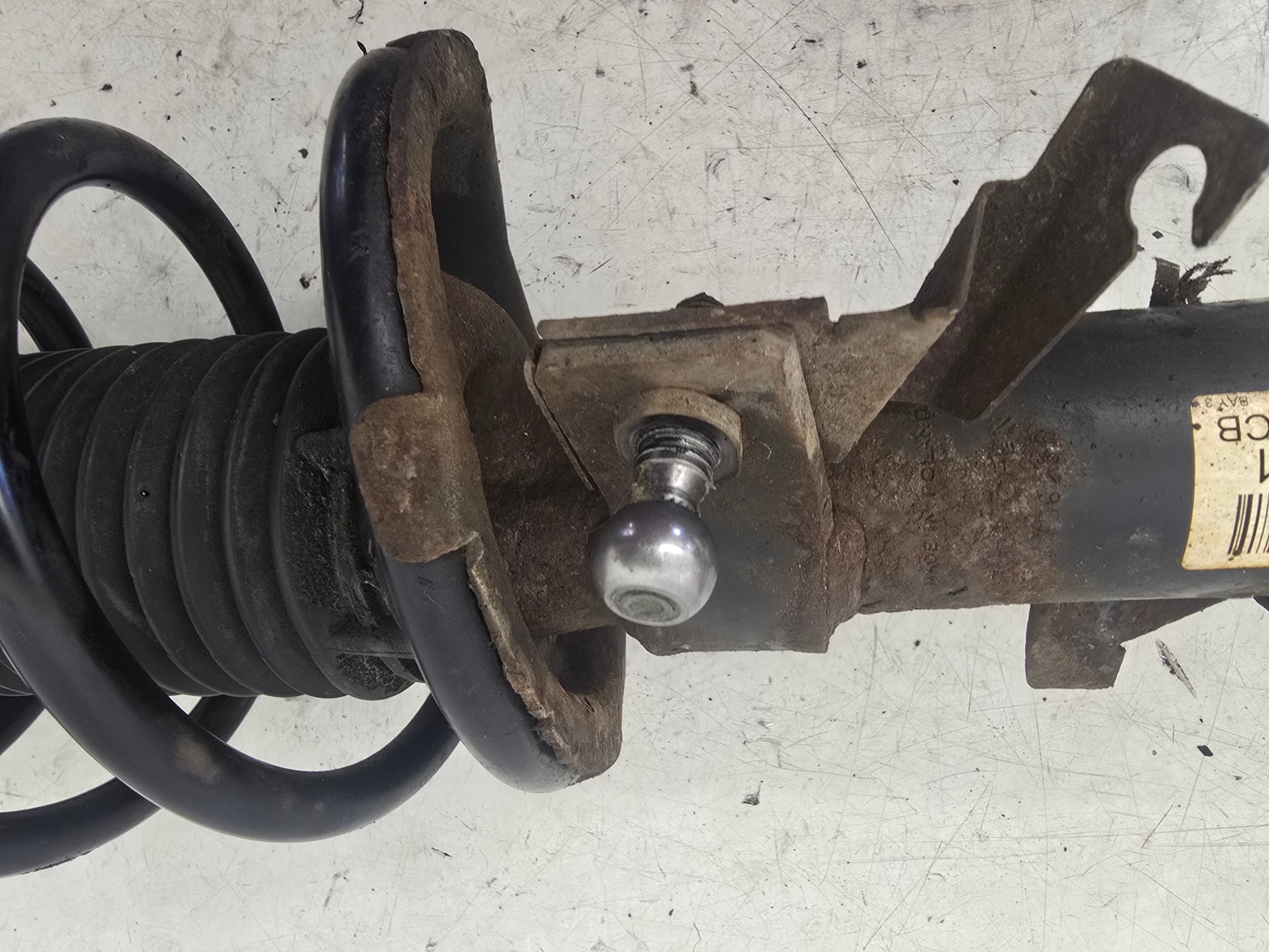 2007 Volvo C30 Front Right Suspension Assembly 31200271