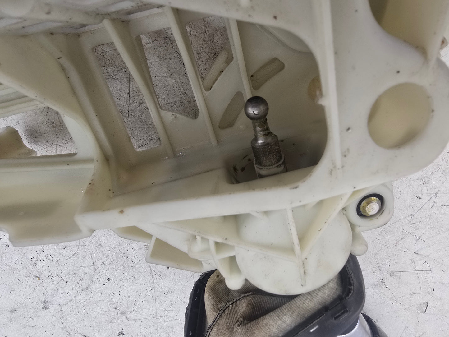 2008-2015 Volvo V60 S60 V70 Manual Gearstick 31325458
