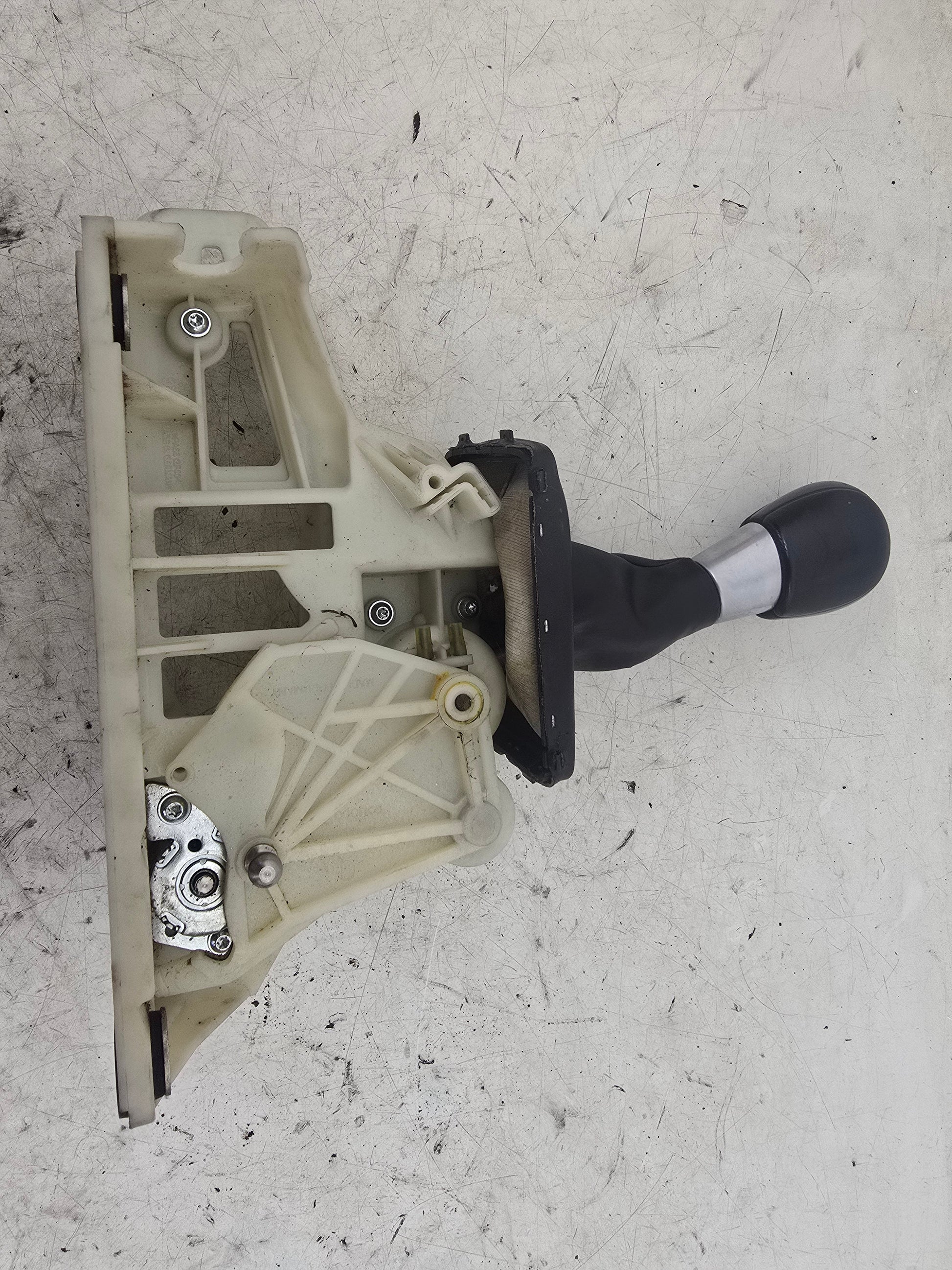 2008-2015 Volvo V60 S60 V70 Manual Gearstick 31325458