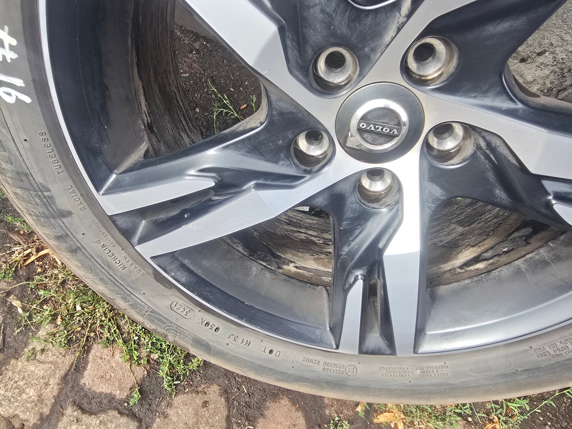 2017-2025 Volvo XC40 18" Black Alloy Wheel 31445812