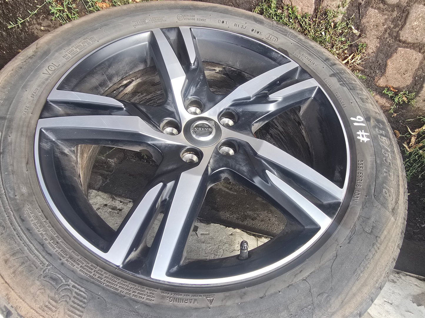 2017-2025 Volvo XC40 18" Black Alloy Wheel 31445812