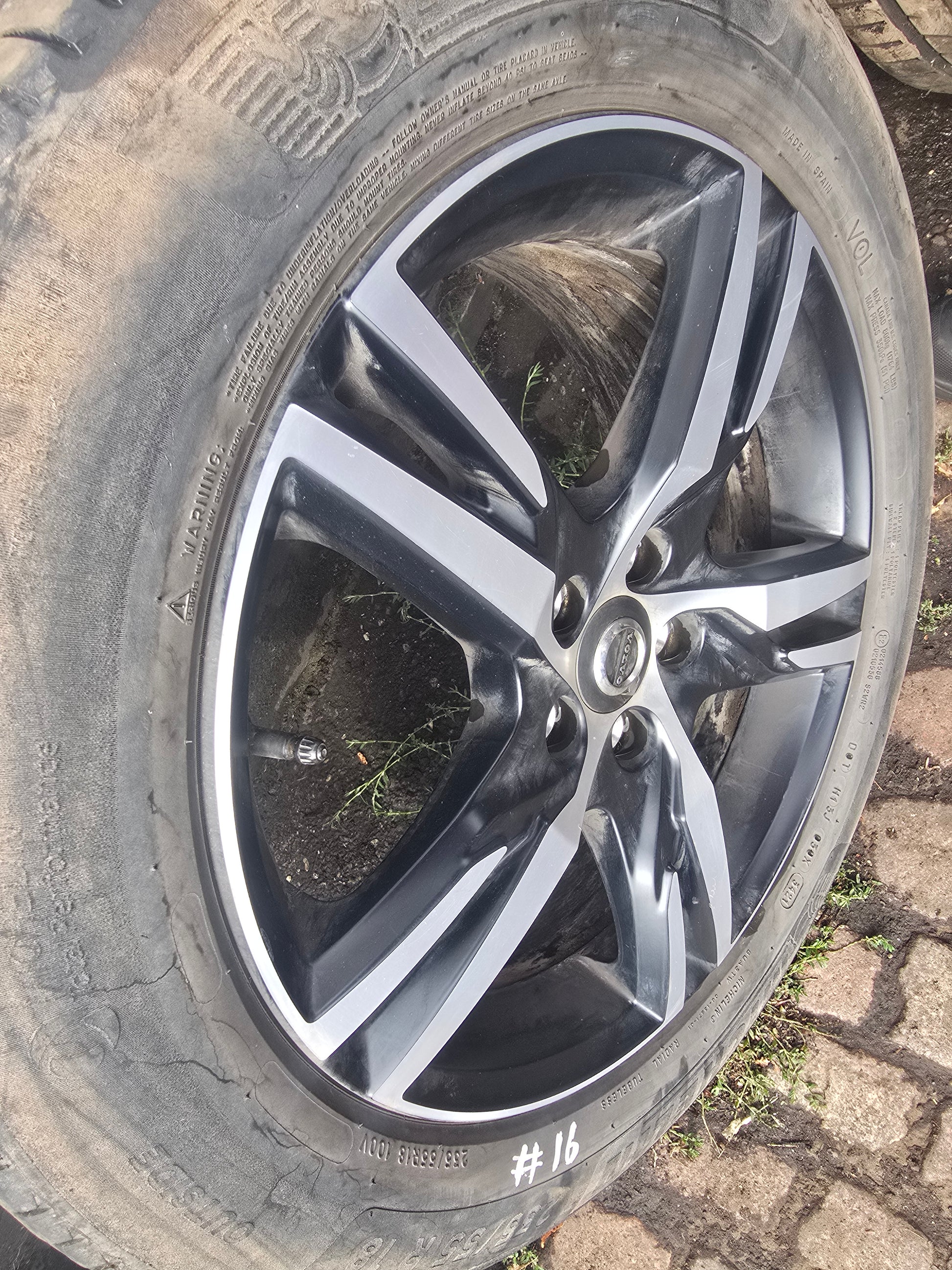 2017-2025 Volvo XC40 18" Black Alloy Wheel 31445812