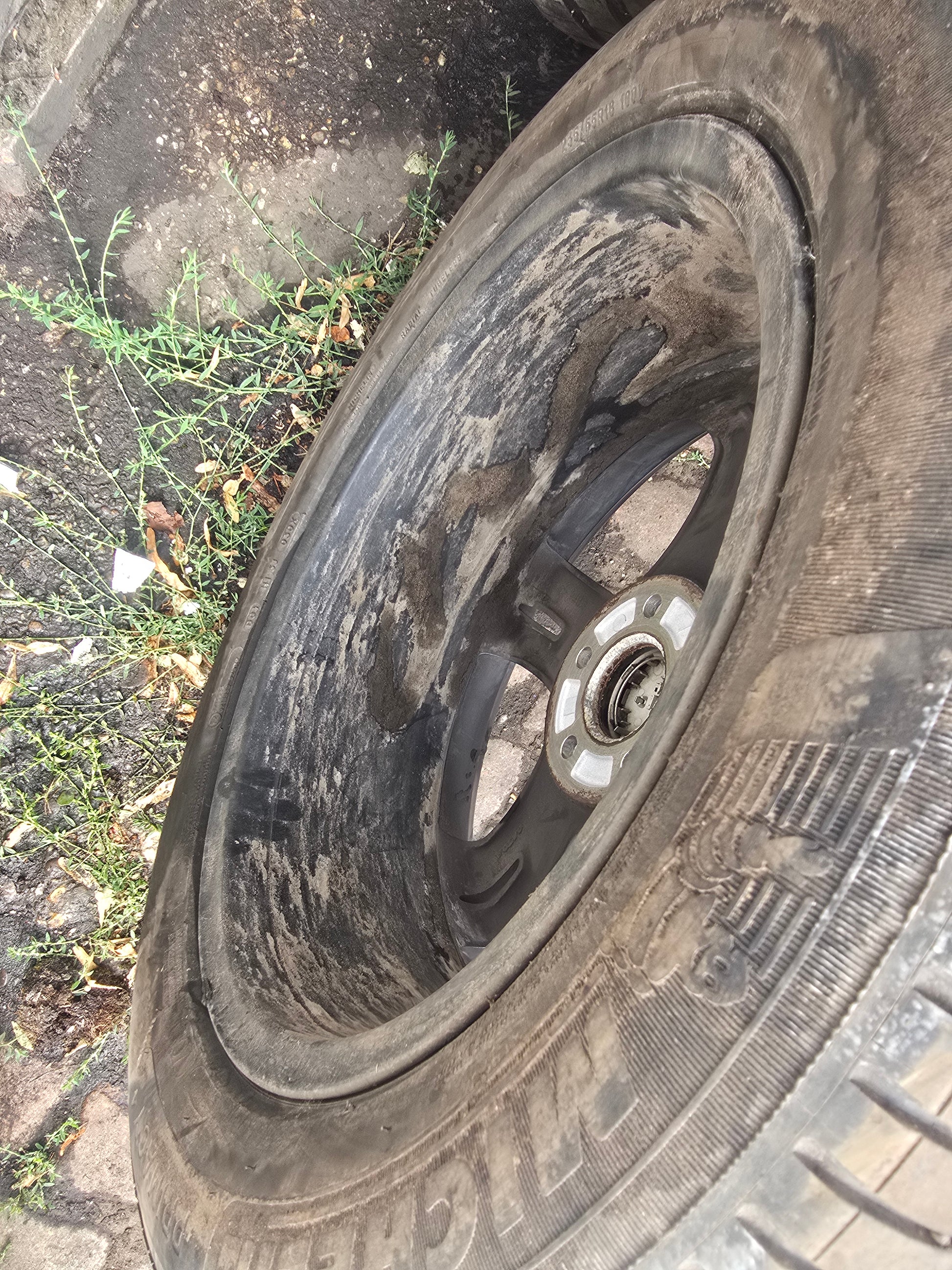 2017-2025 Volvo XC40 18" Black Alloy Wheel 31445812