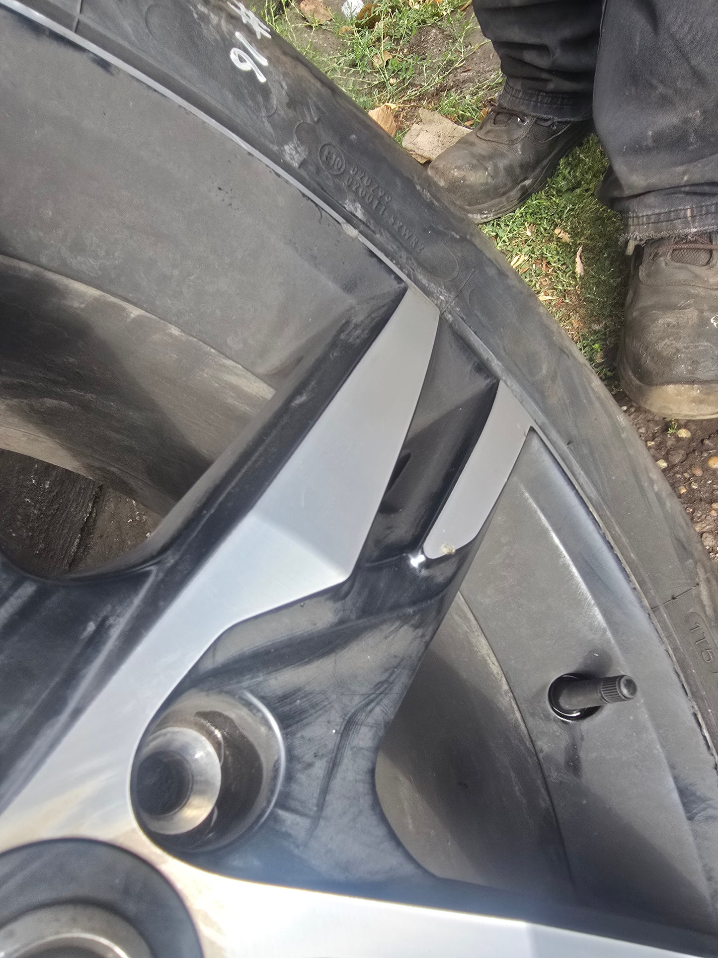 2017-2025 Volvo XC40 Black Alloy Wheel 7.5Jx18 ET50.5 31445812
