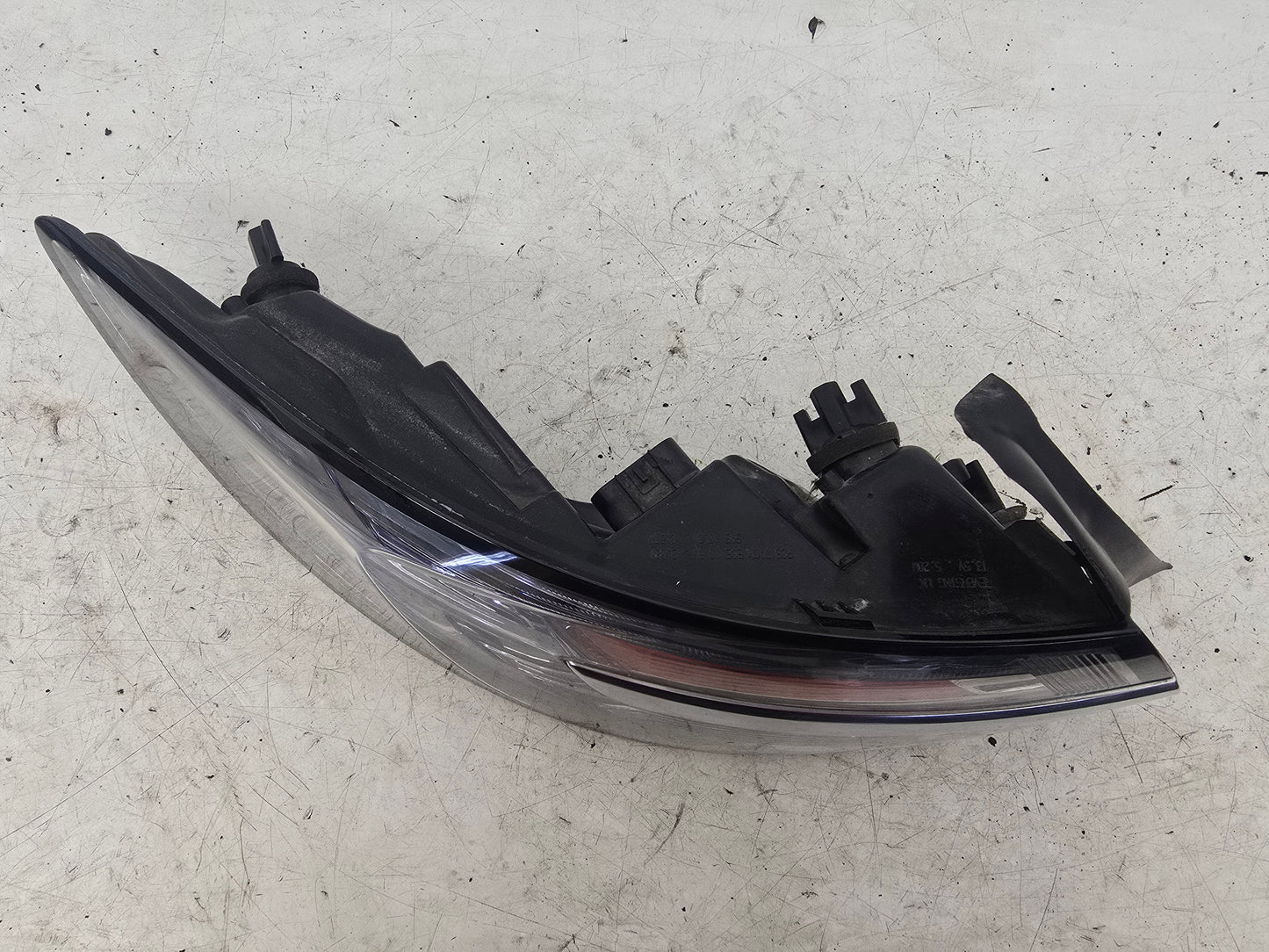 2010-2011 Saab 9-5 Left Rear LED Tail Light Assembly 12783374