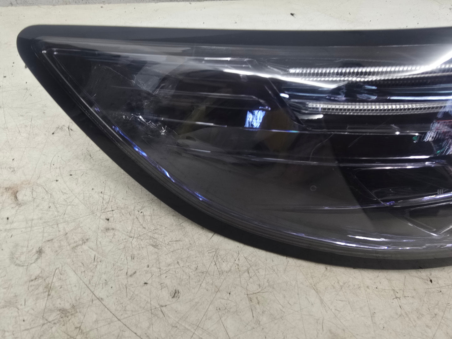 2010-2011 Saab 9-5 Left Rear LED Tail Light Assembly 12783374
