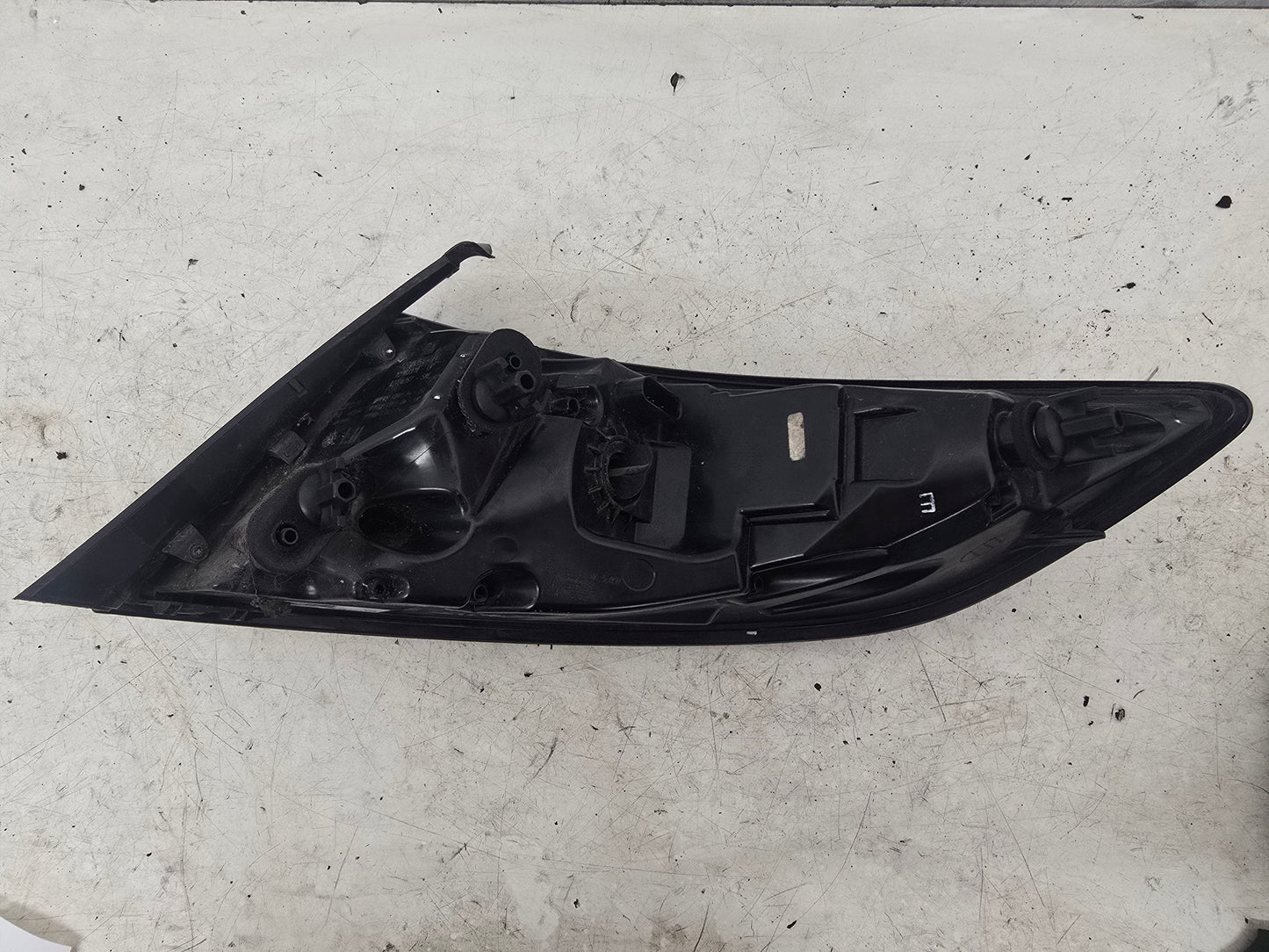2010-2011 Saab 9-5 Left Rear LED Tail Light Assembly 12783374