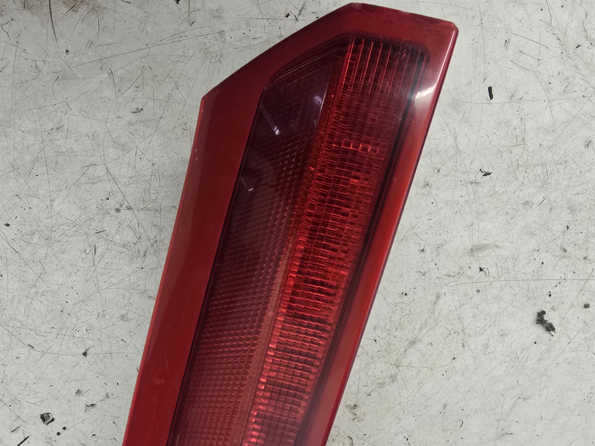 2002-2006 Volvo XC90 D5 Rear Tail Light Upper Driver Side 30678221