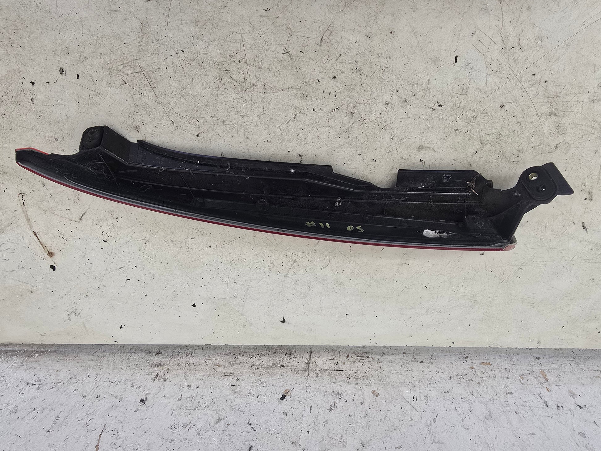 2002-2006 Volvo XC90 D5 Rear Tail Light Upper Driver Side 30678221