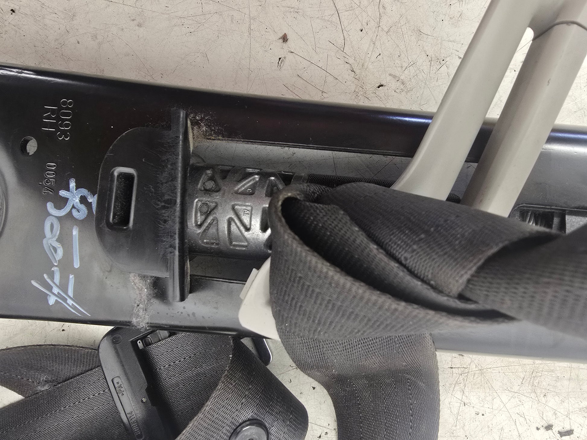2002-2014 Volvo XC90 D5 Front Right Driver Seat Belt 2.4 Diesel Automatic