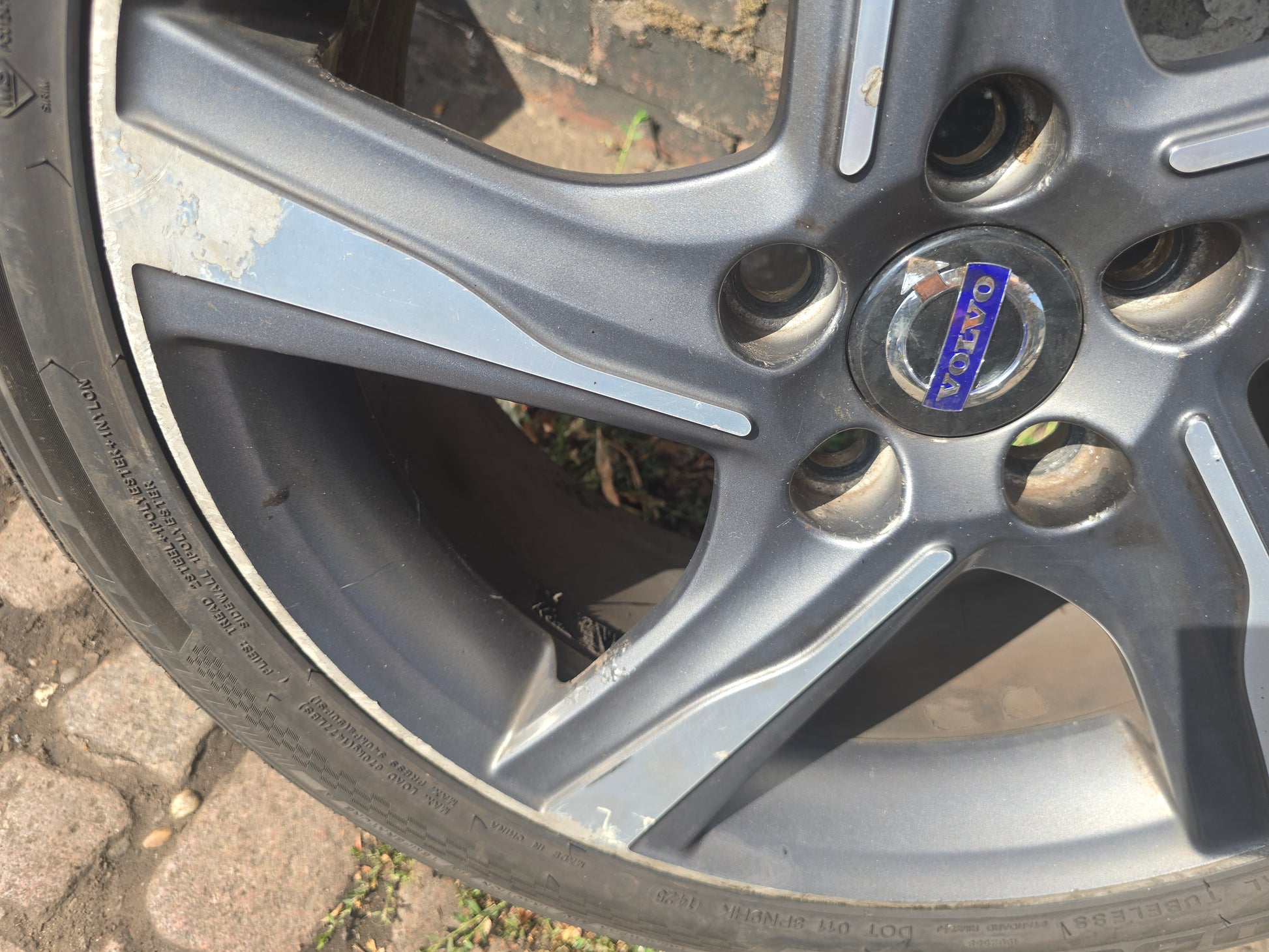 2014 Volvo V40 R-Design Ixion 17" Alloy Wheel 31423521