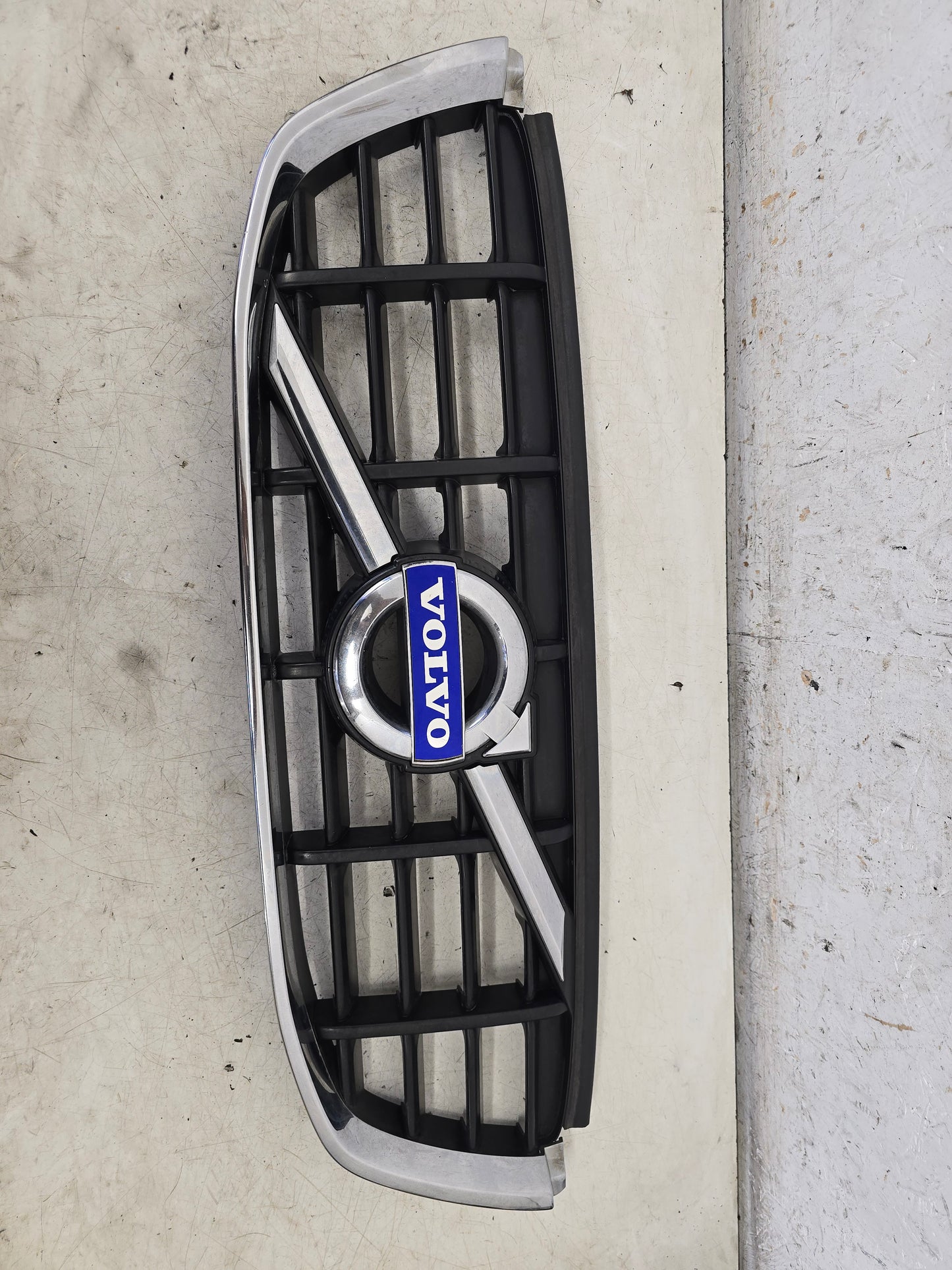 2011 Volvo XC60 Front Grille 31284337