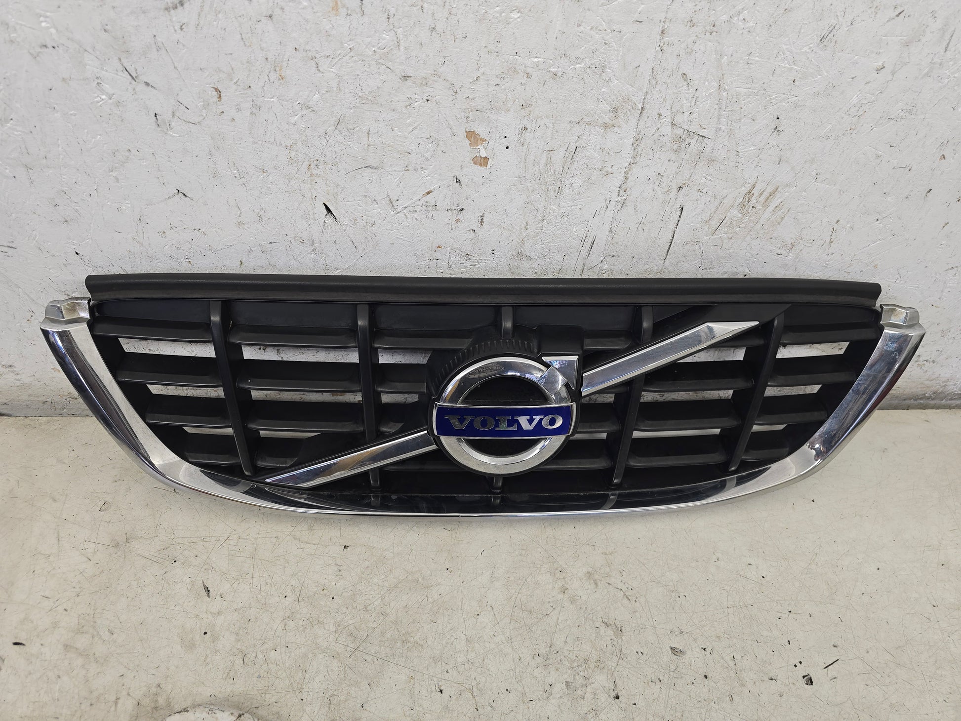 2011 Volvo XC60 Front Grille 31284337
